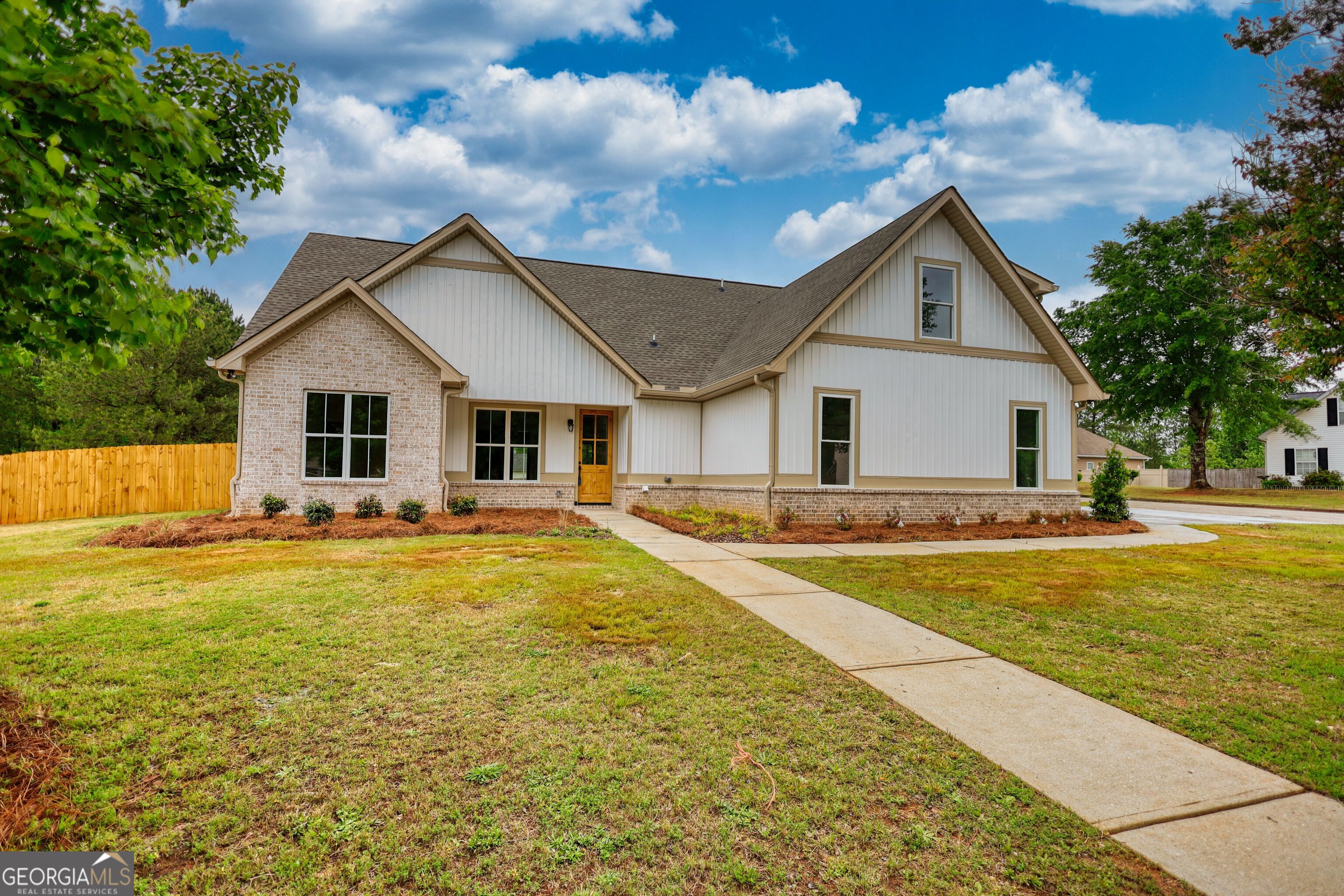 25 Oakbrook Lane
