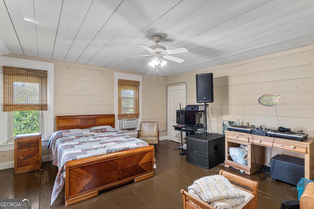 3940 Highway 18