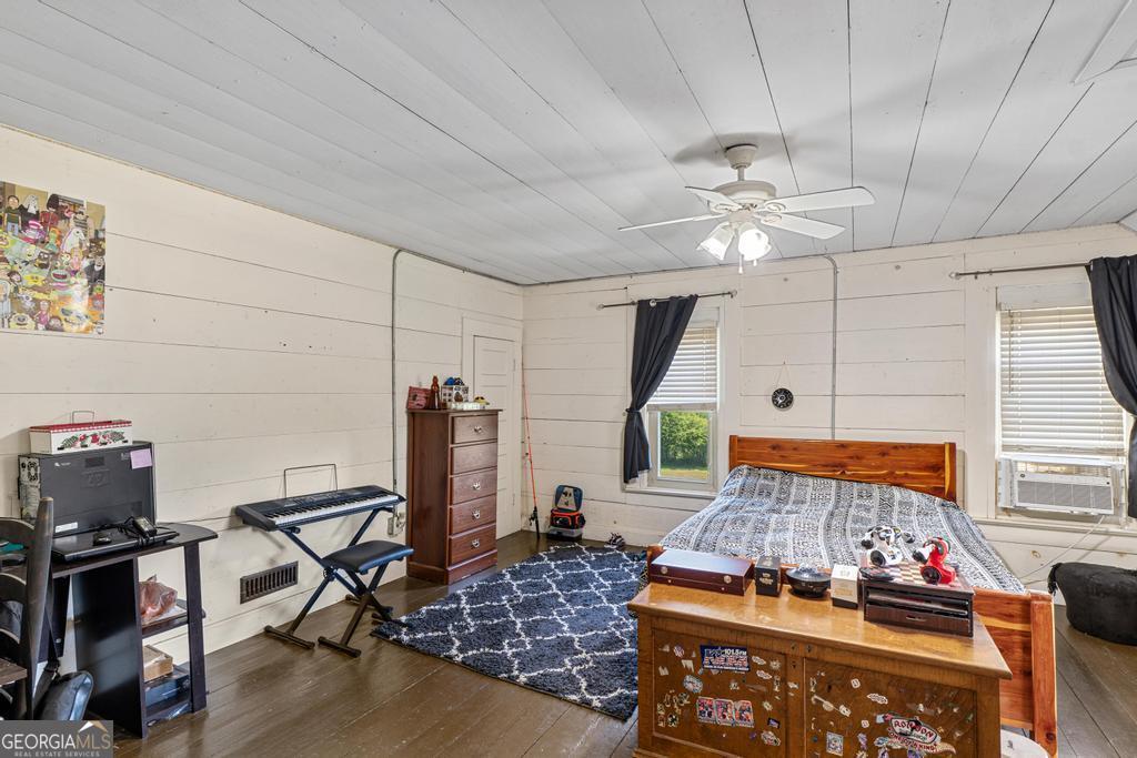 3940 Highway 18