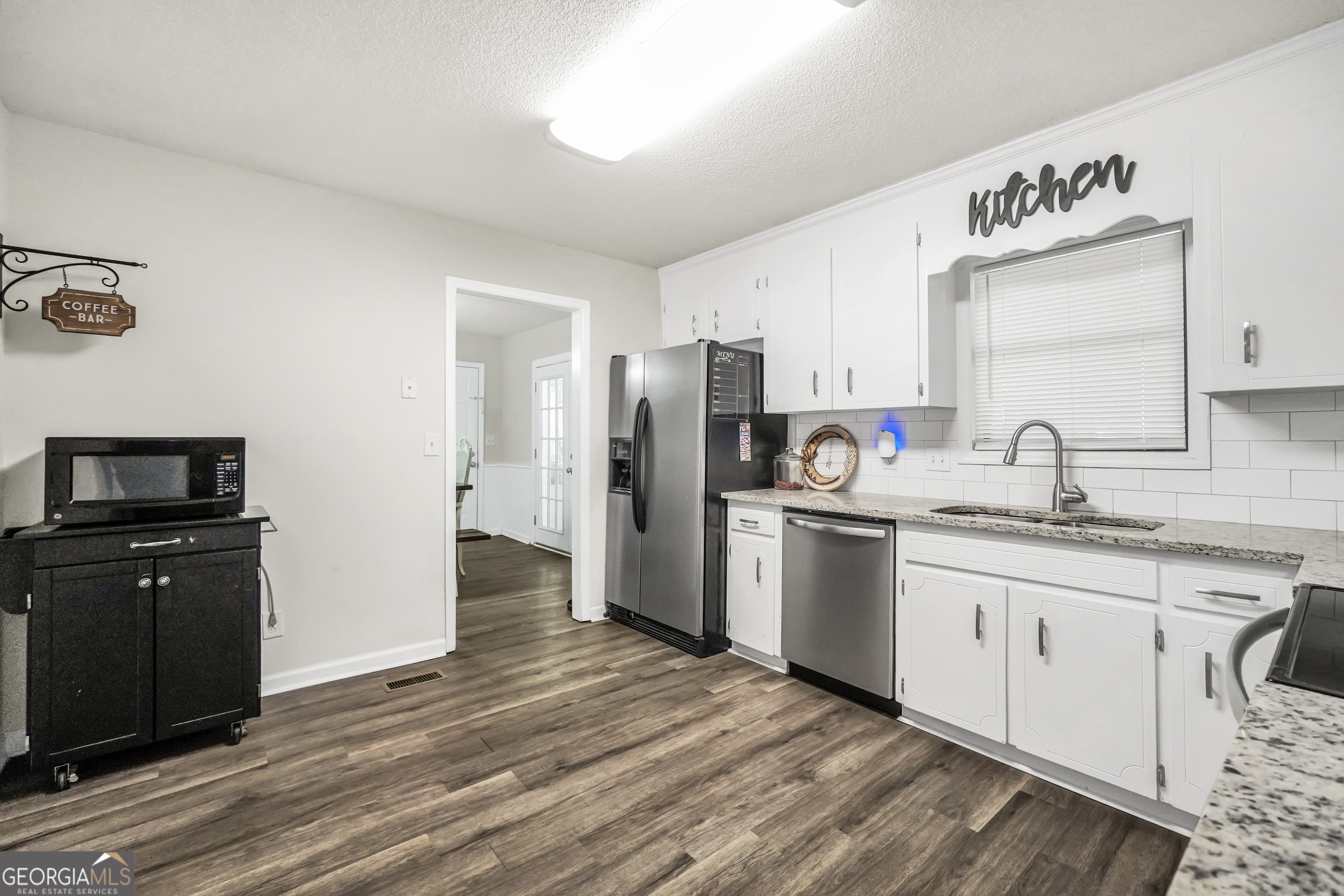 933 Chisholm Trail