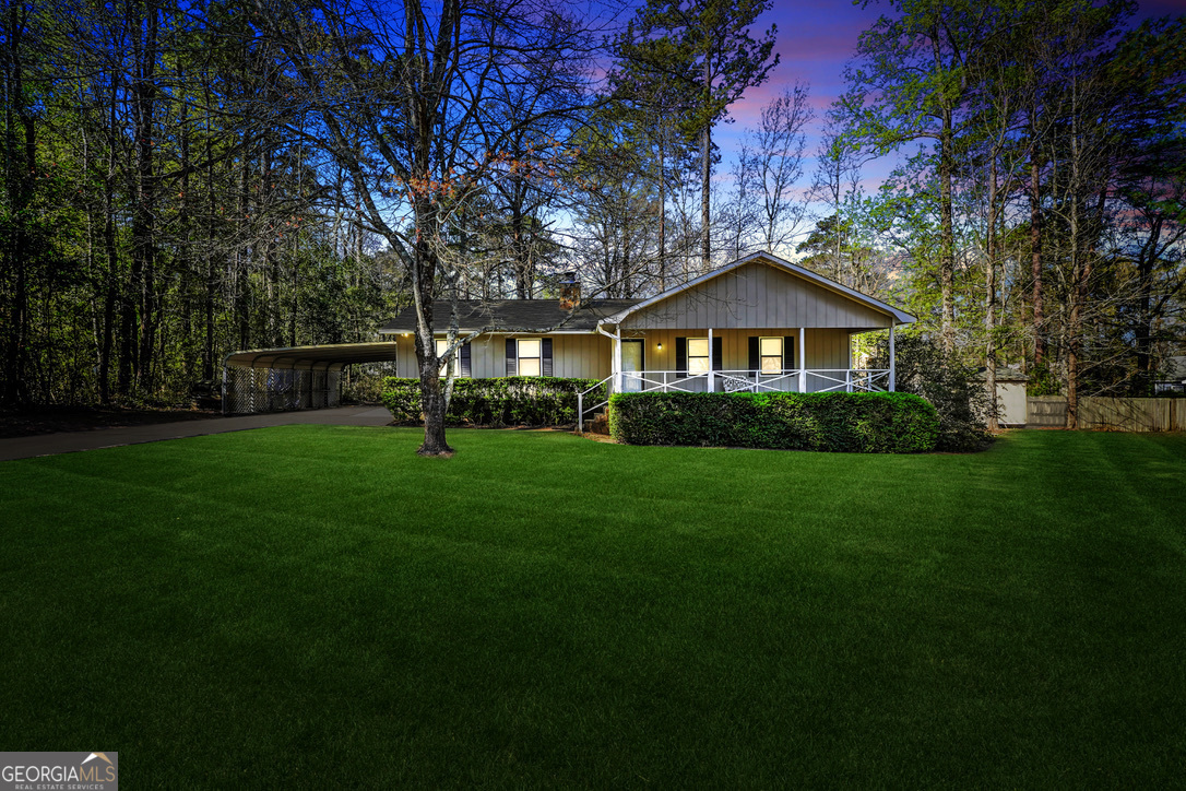 933 Chisholm Trail