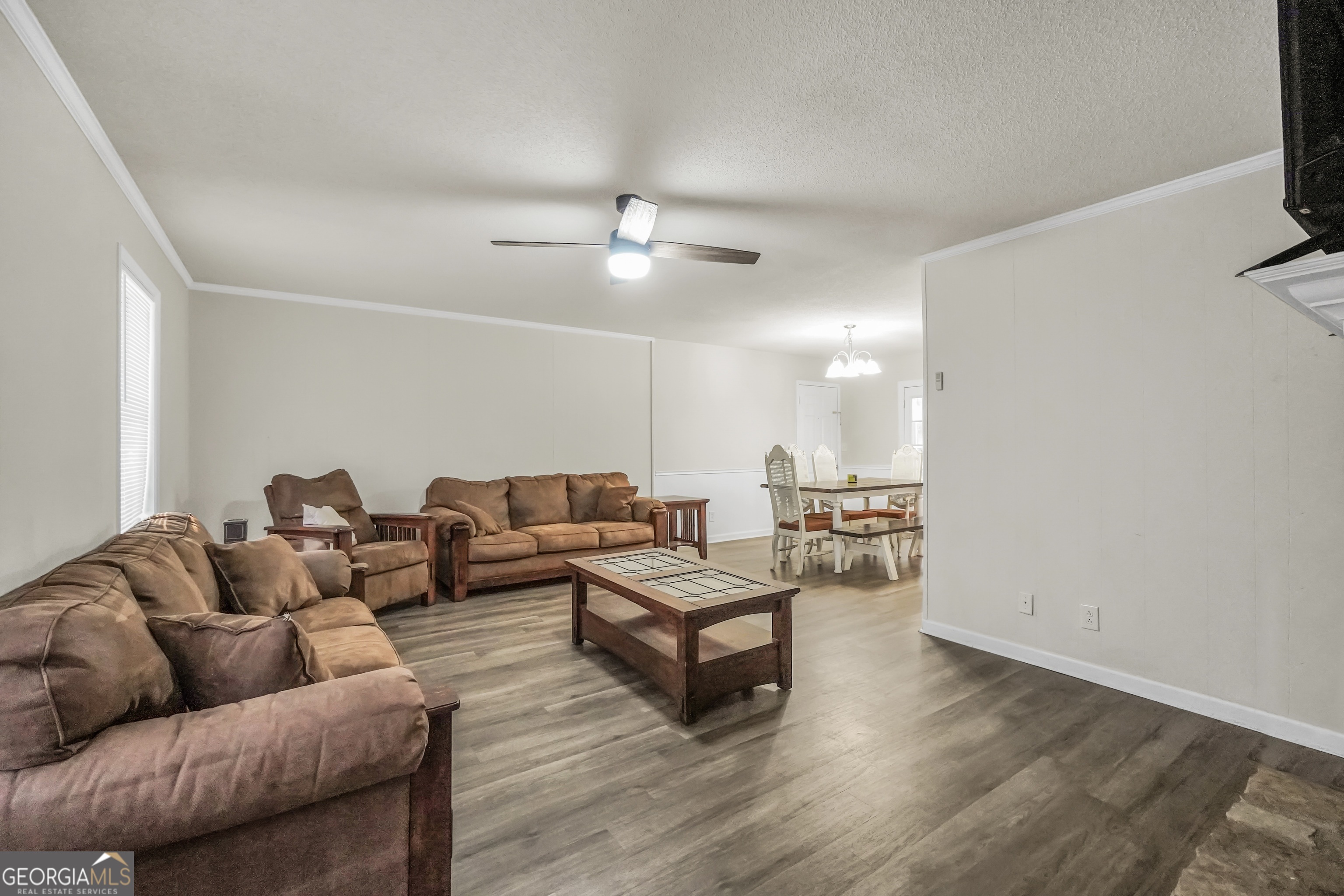 933 Chisholm Trail