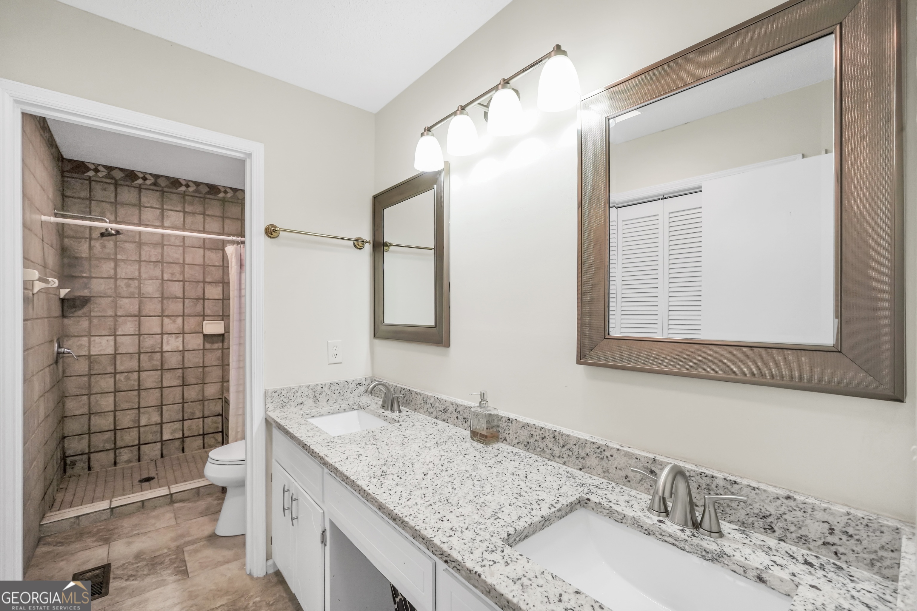 933 Chisholm Trail