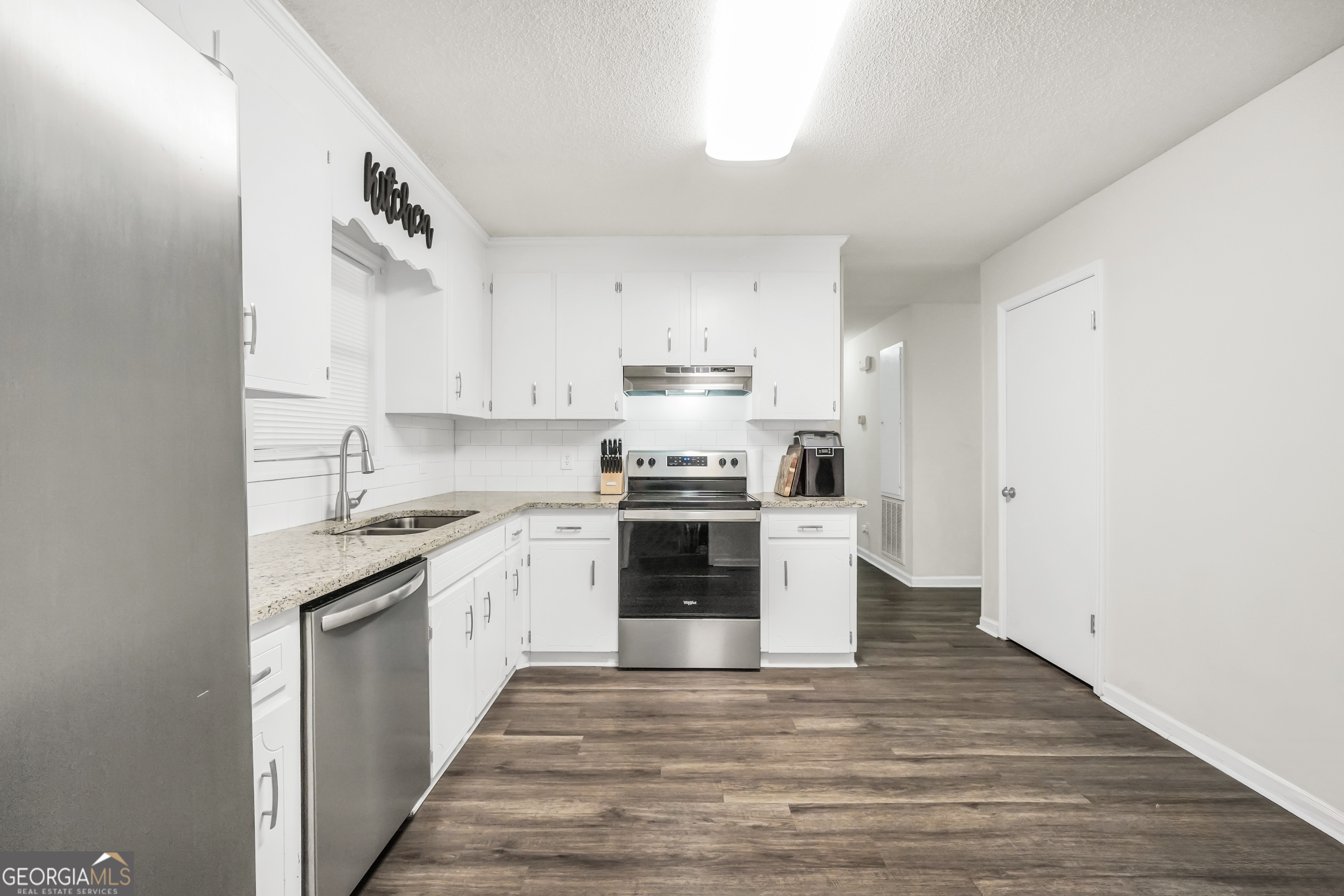 933 Chisholm Trail