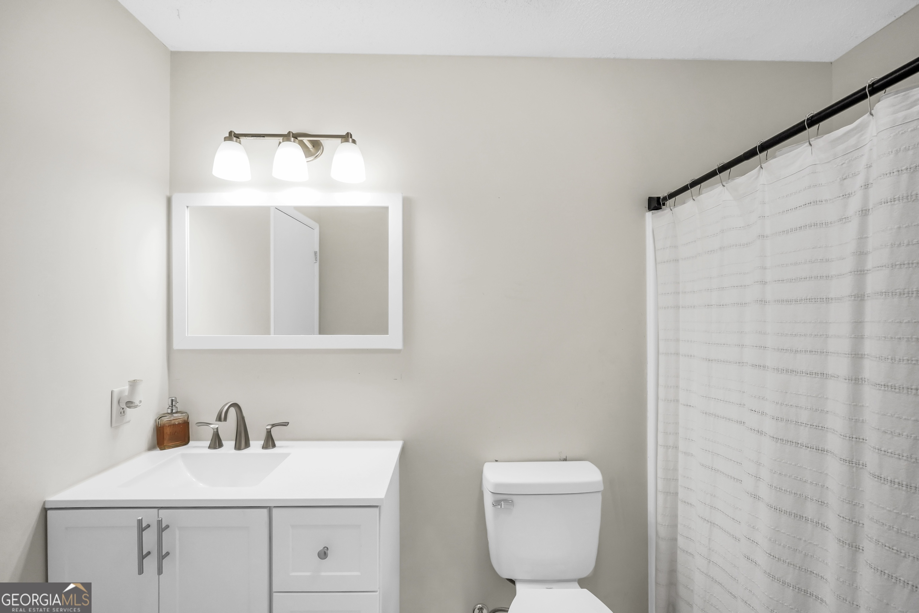 933 Chisholm Trail