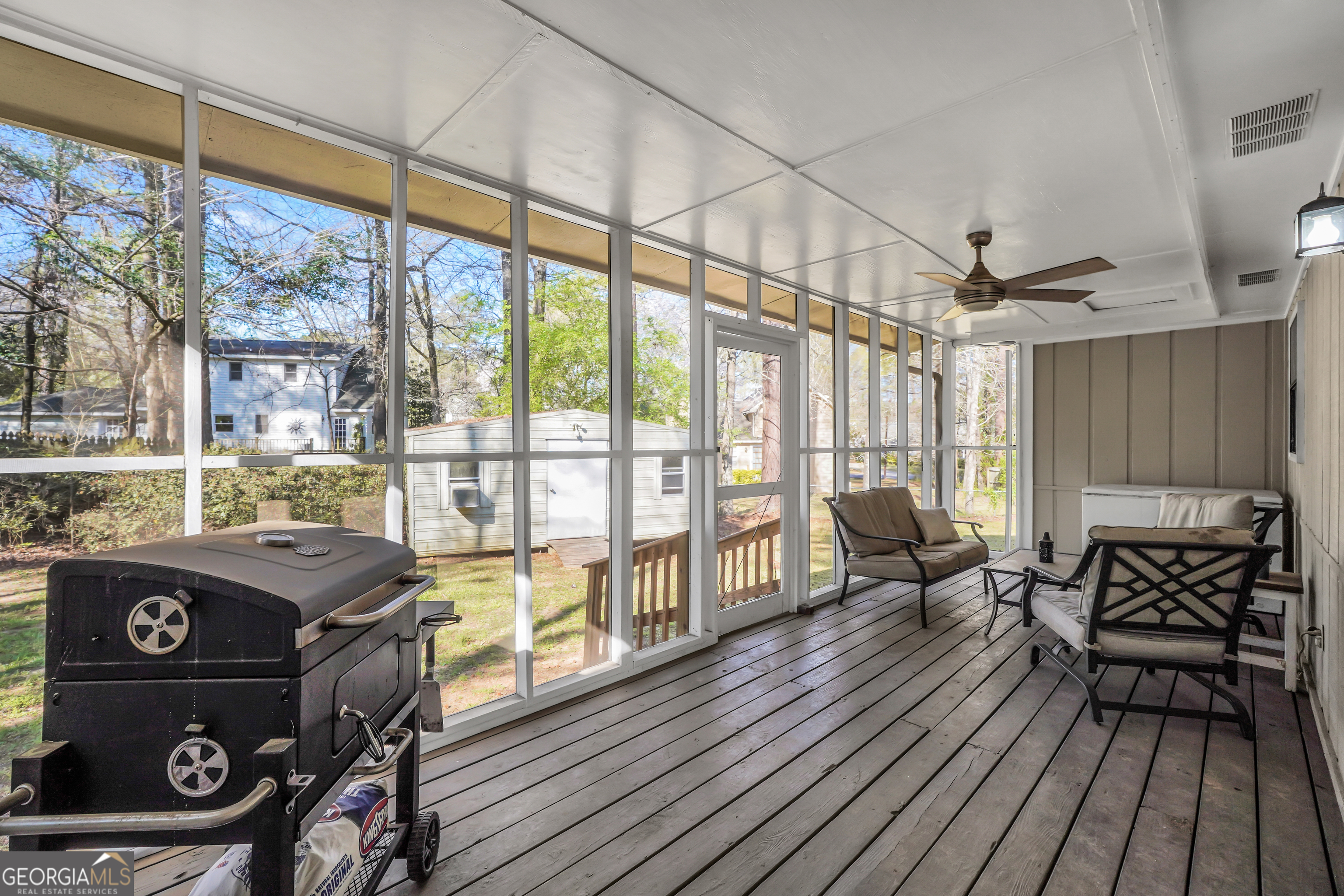 933 Chisholm Trail