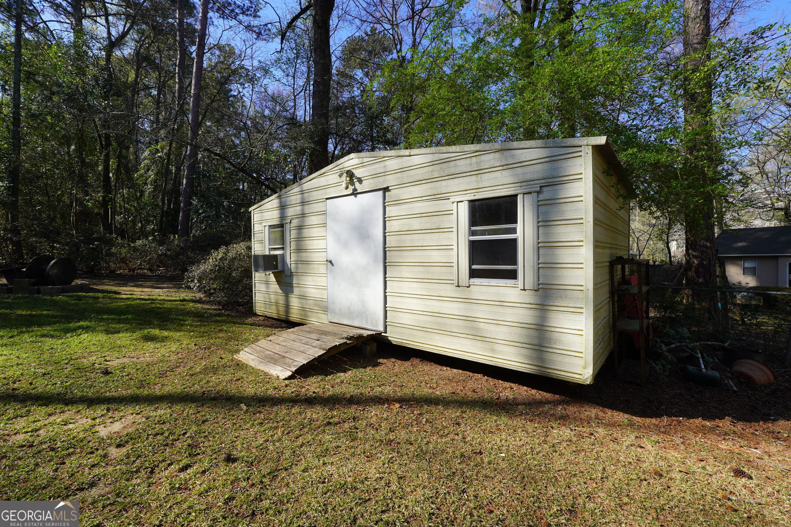 933 Chisholm Trail