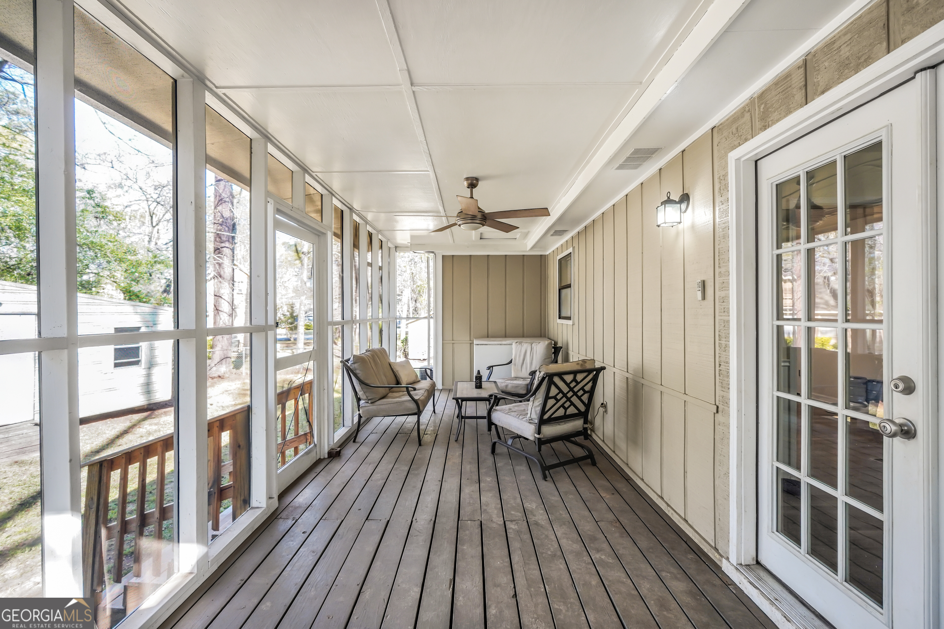933 Chisholm Trail