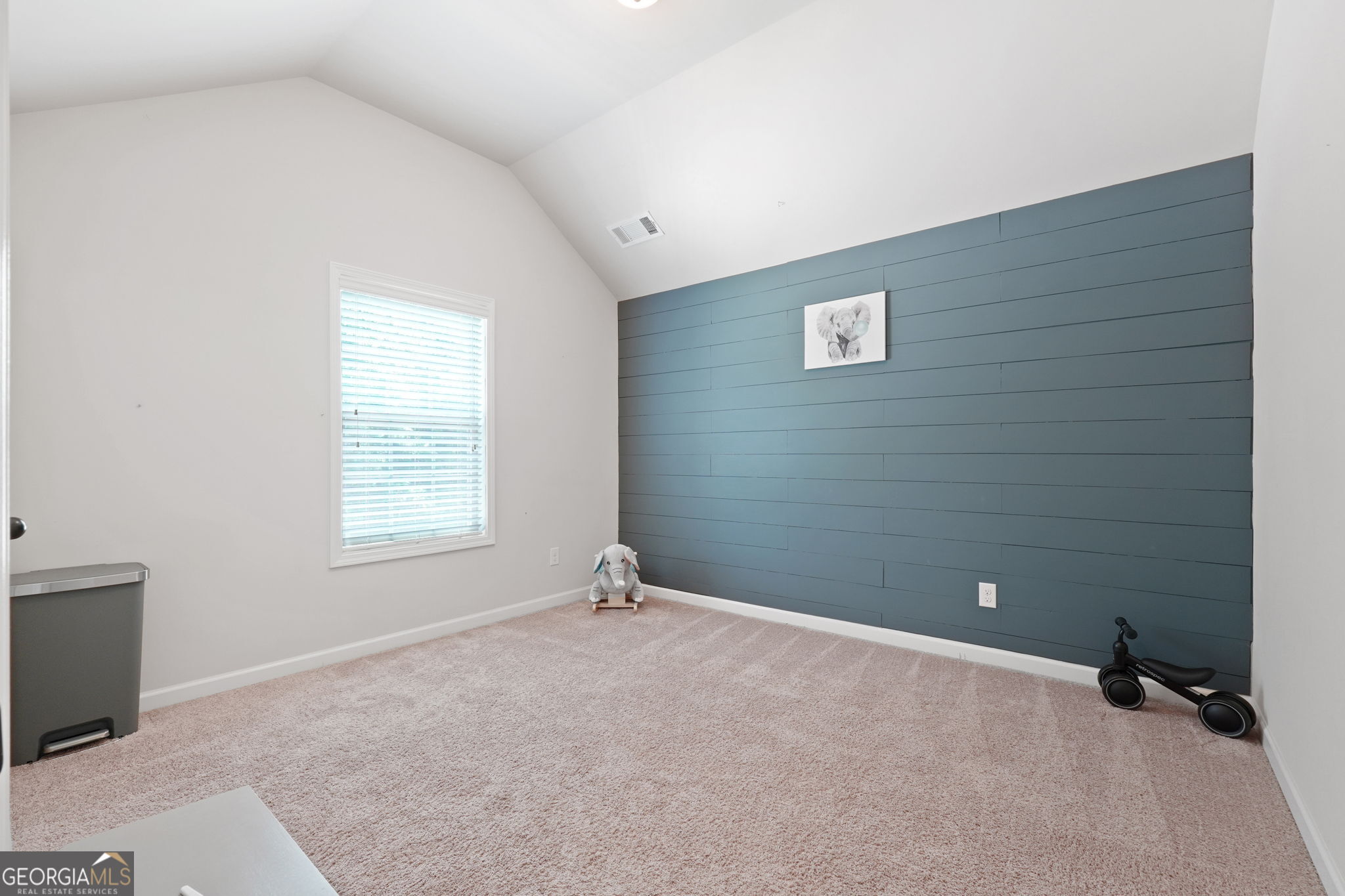 470 Louise Way
