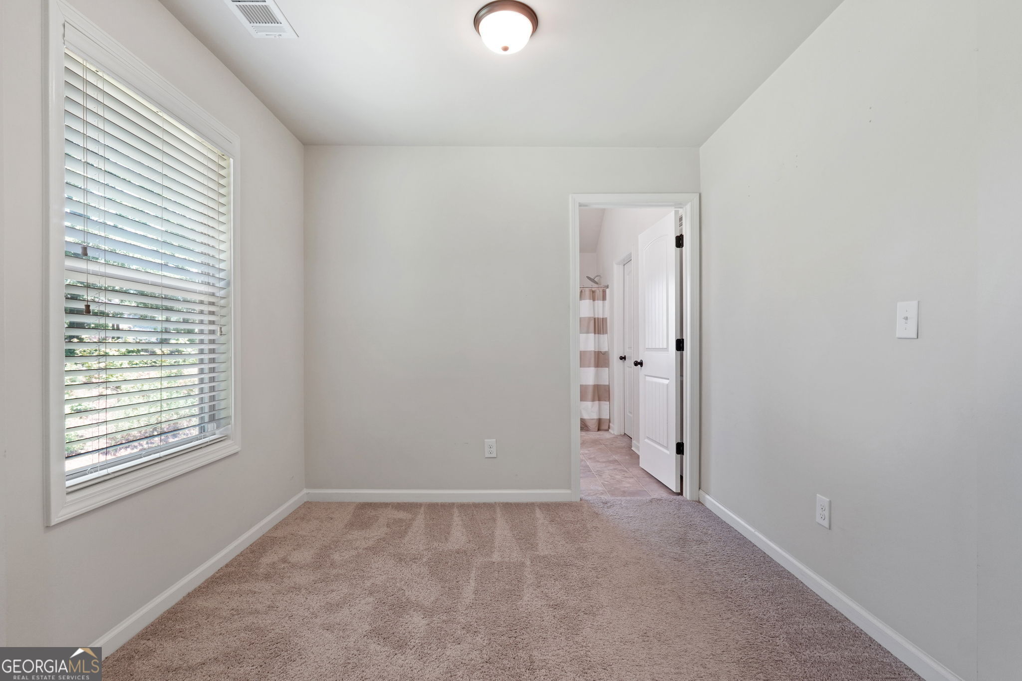 470 Louise Way