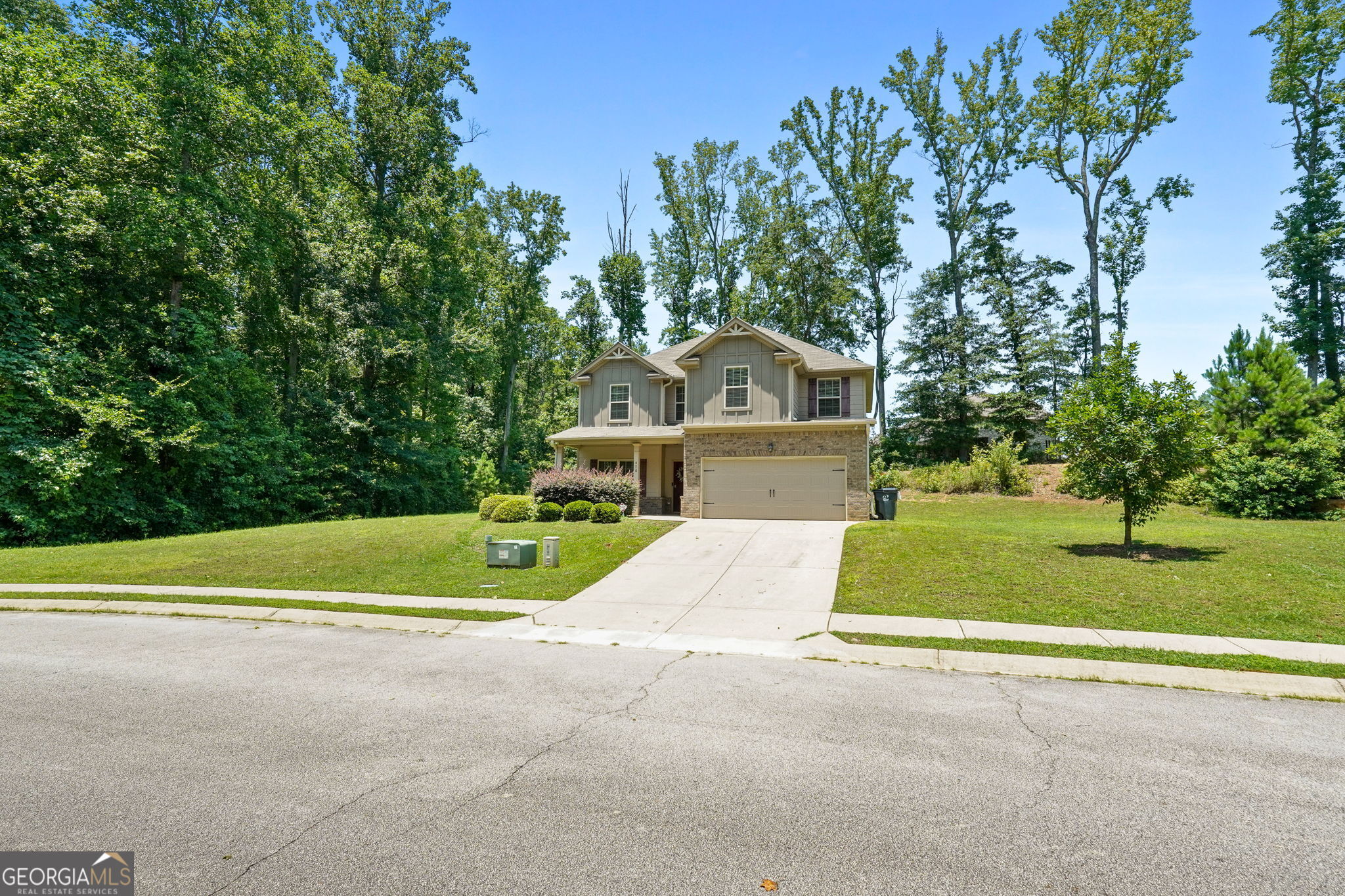 470 Louise Way