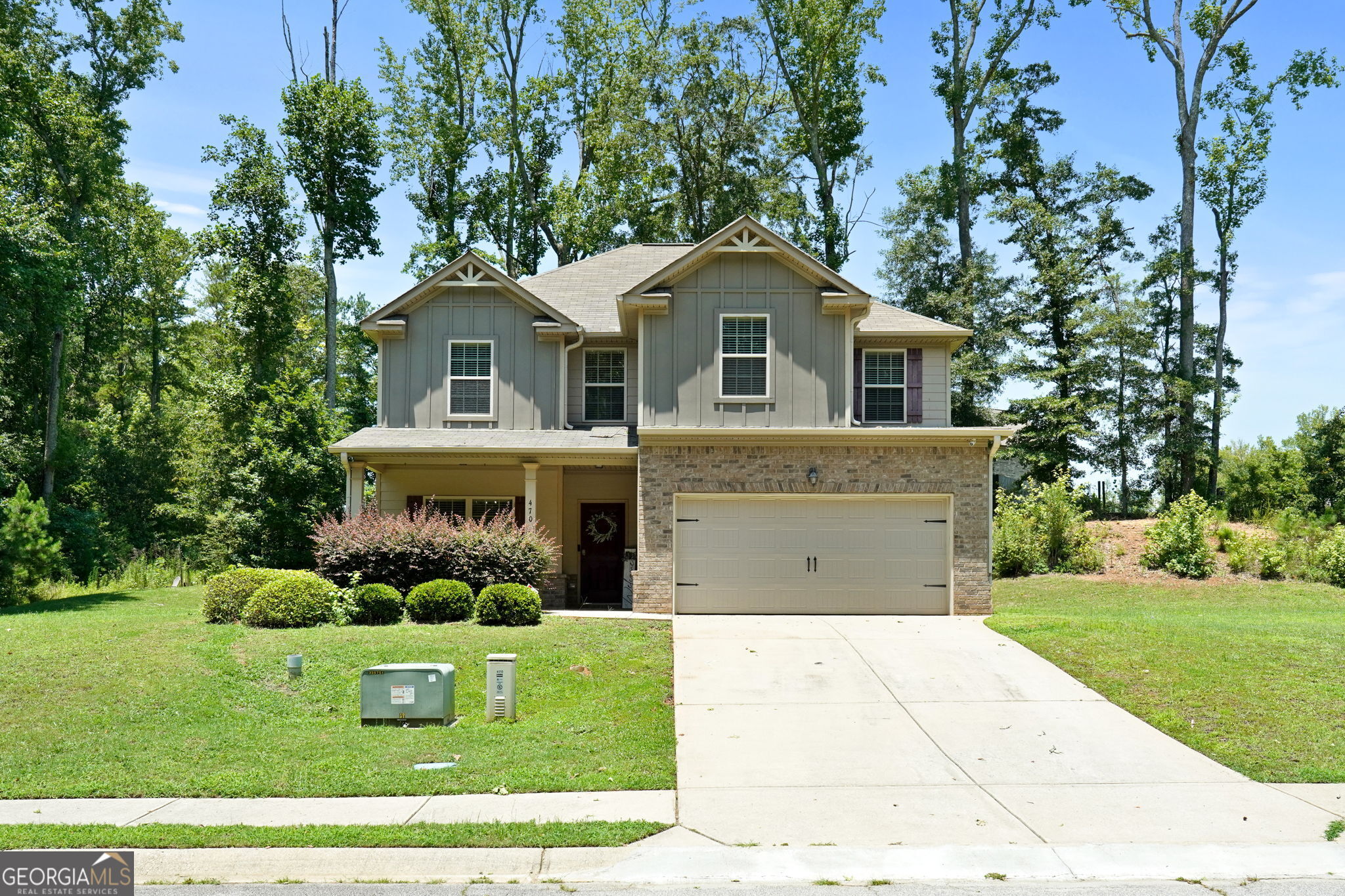 470 Louise Way