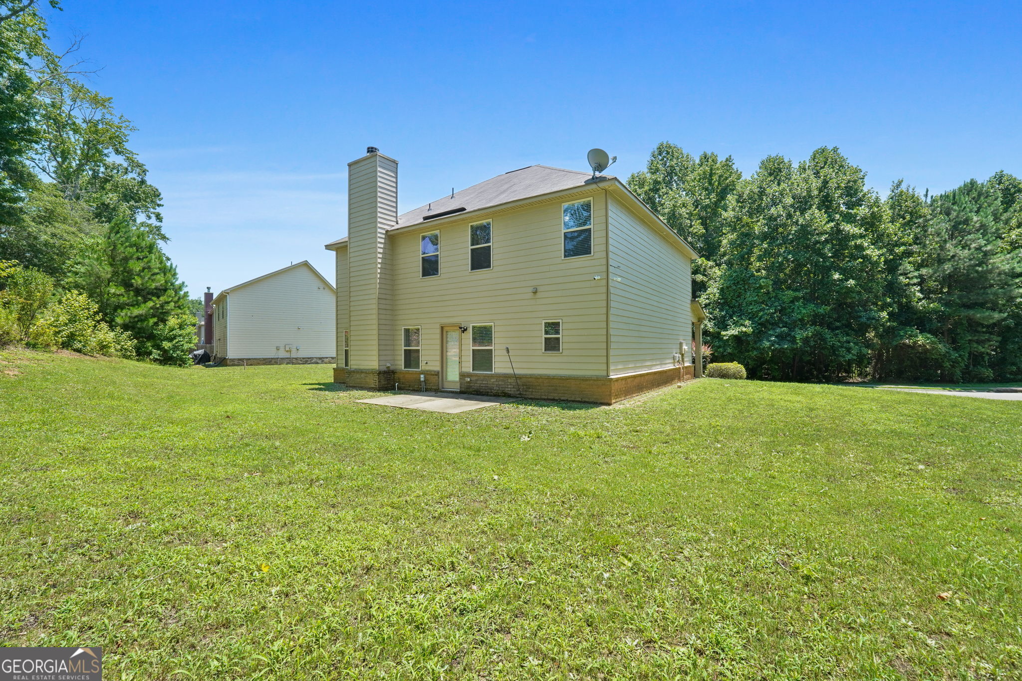 470 Louise Way