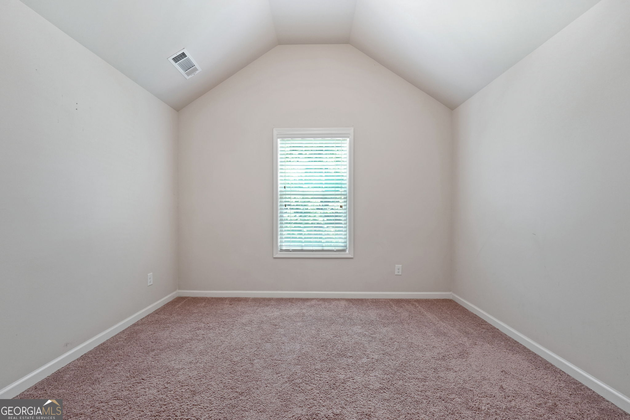470 Louise Way