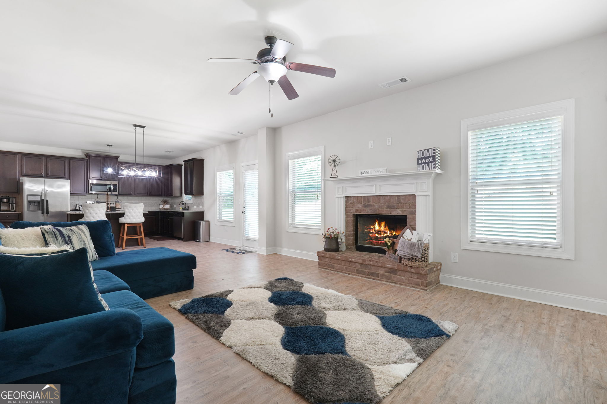 470 Louise Way
