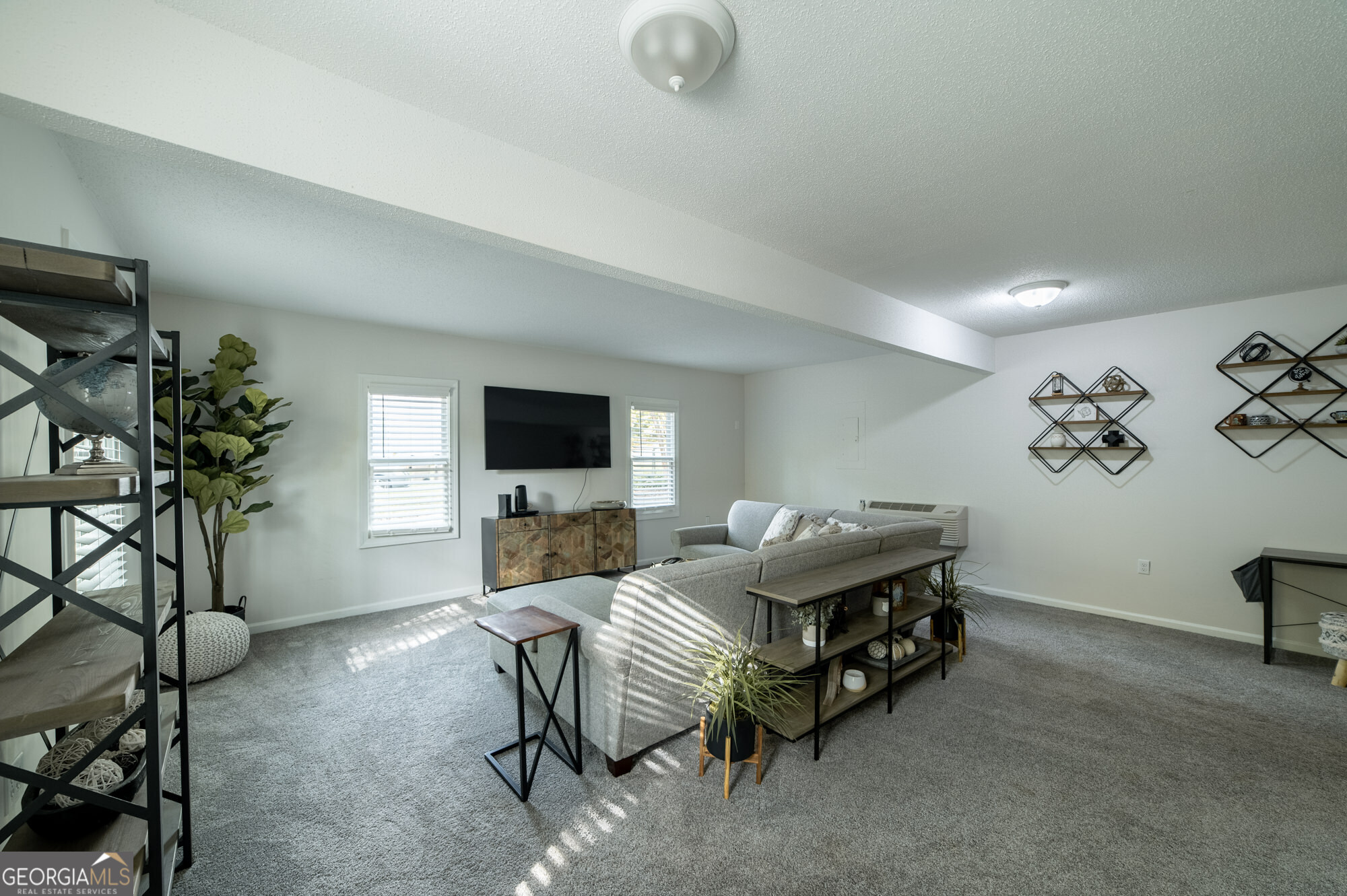 150 Oak Shores Drive