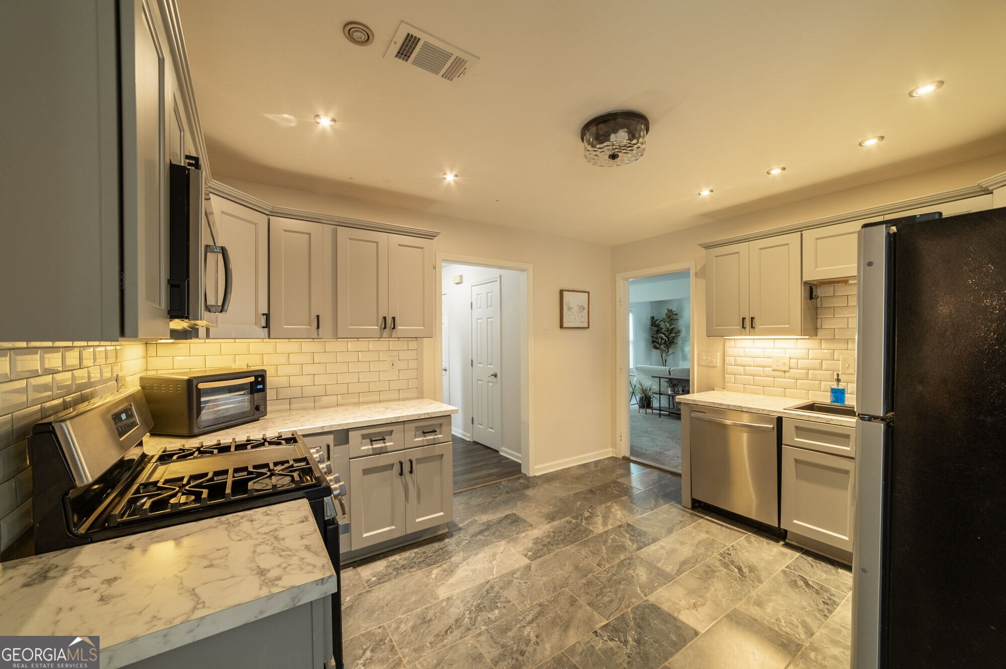 150 Oak Shores Drive