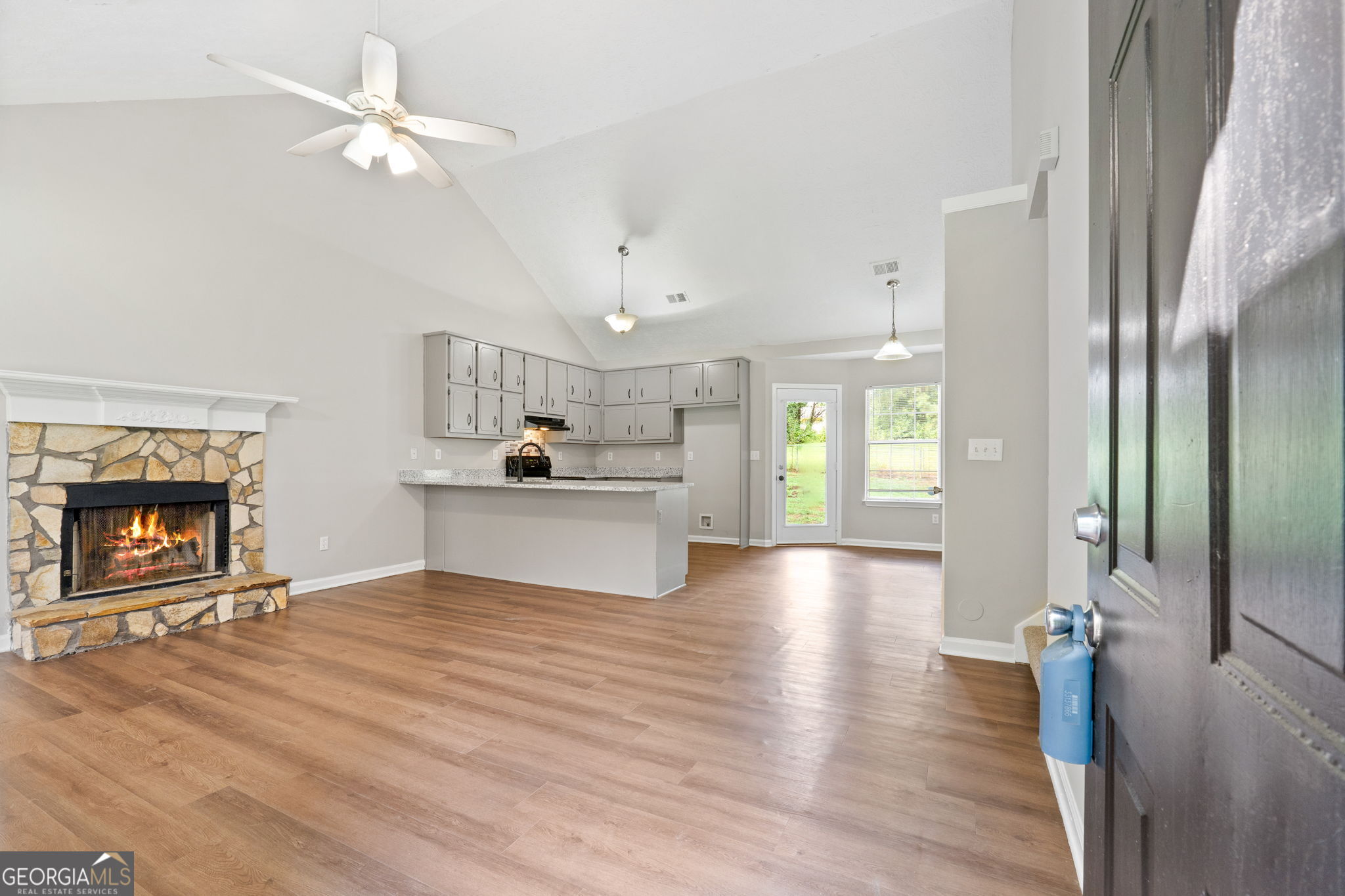 533 Grove Pointe Court