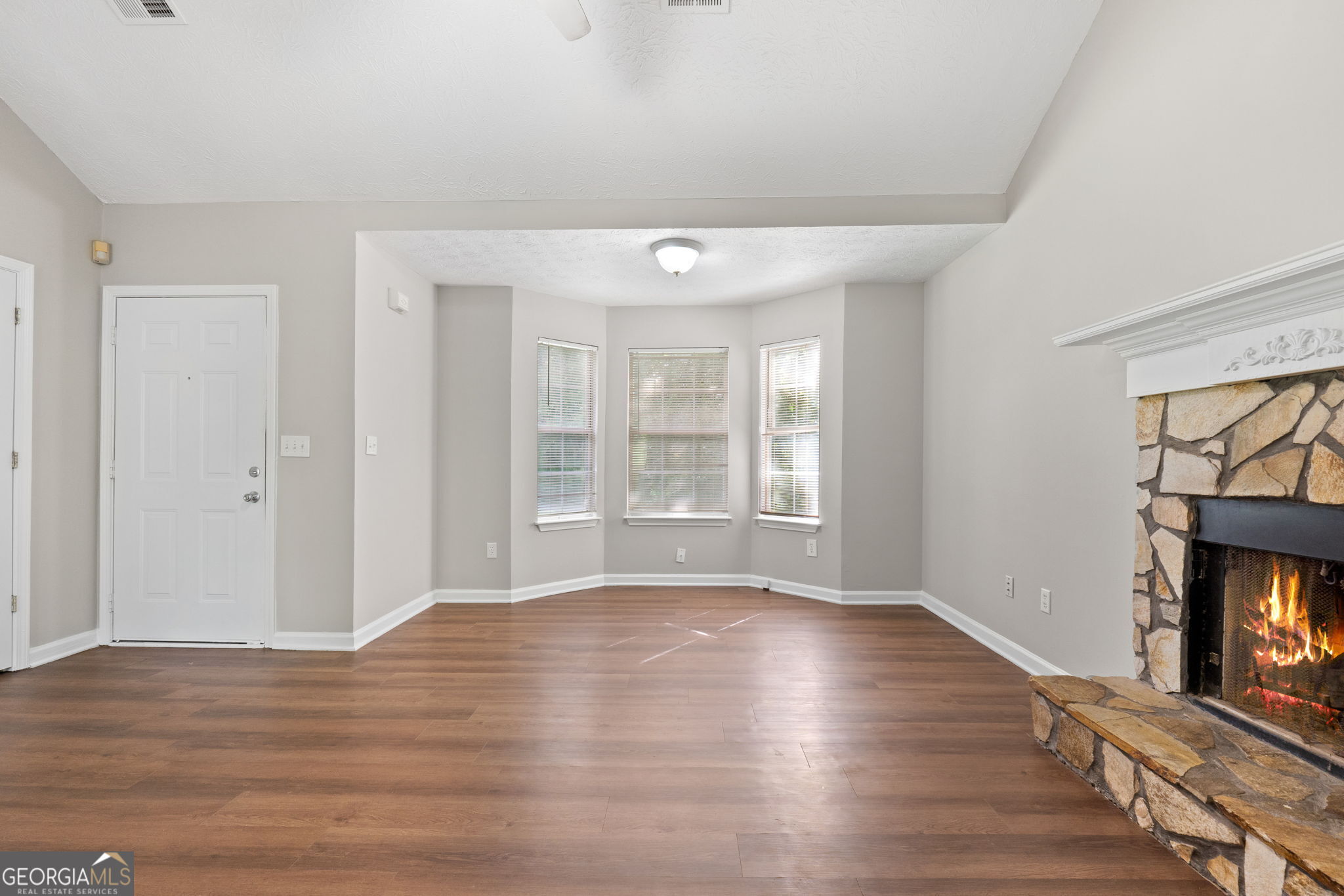 533 Grove Pointe Court