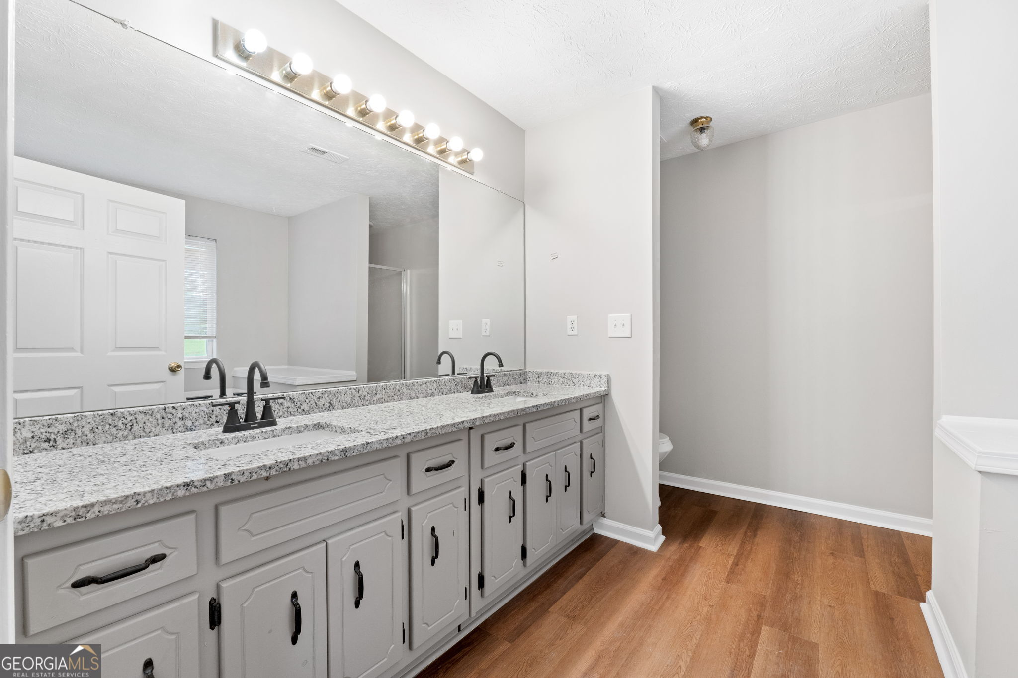 533 Grove Pointe Court