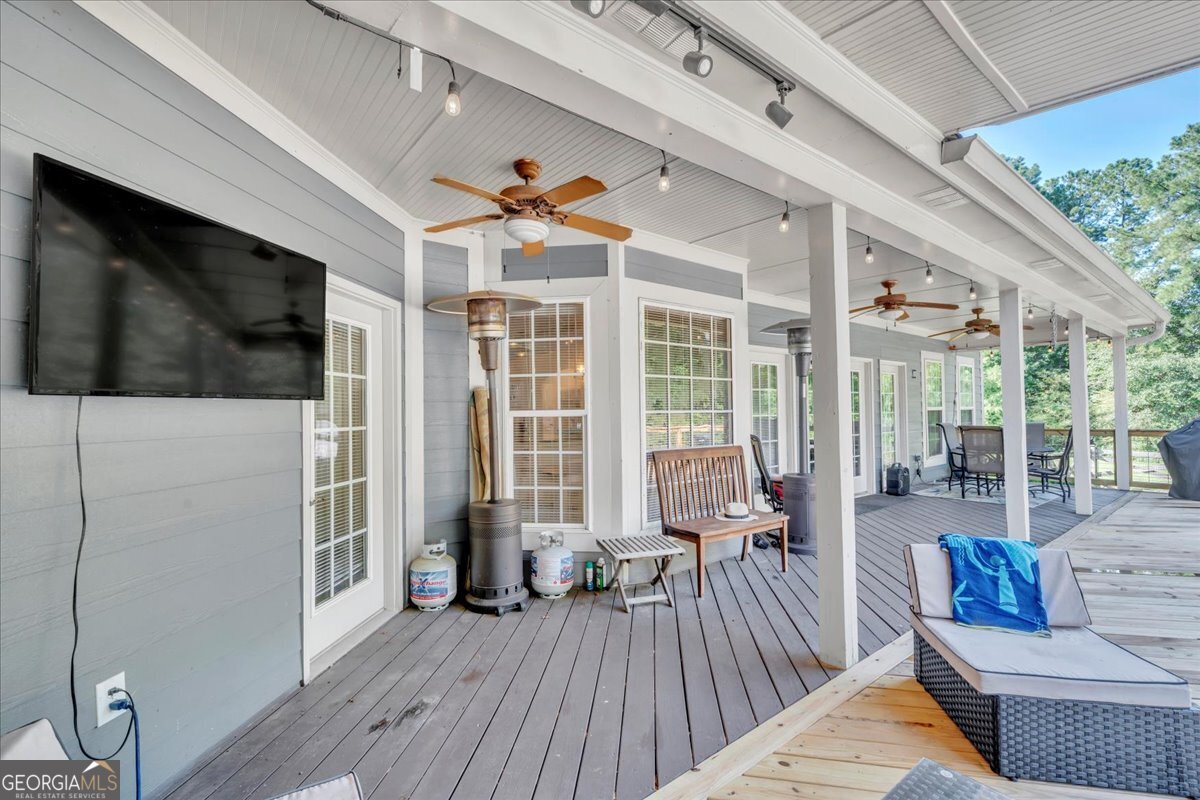 16 Little Collier Road