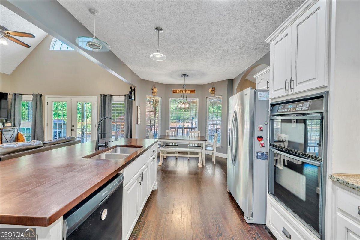 16 Little Collier Road