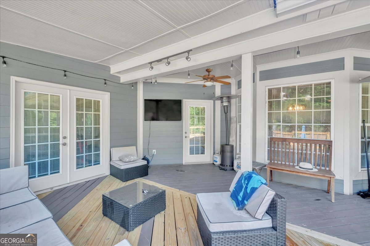 16 Little Collier Road