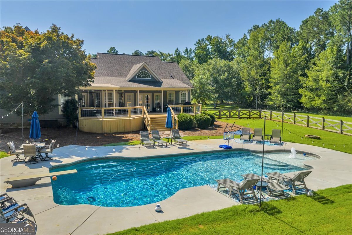 16 Little Collier Road