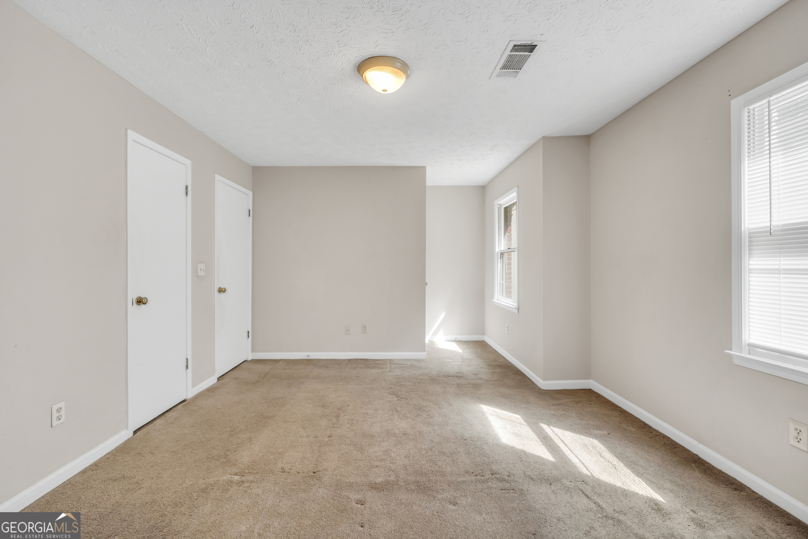 2813 New South Drive