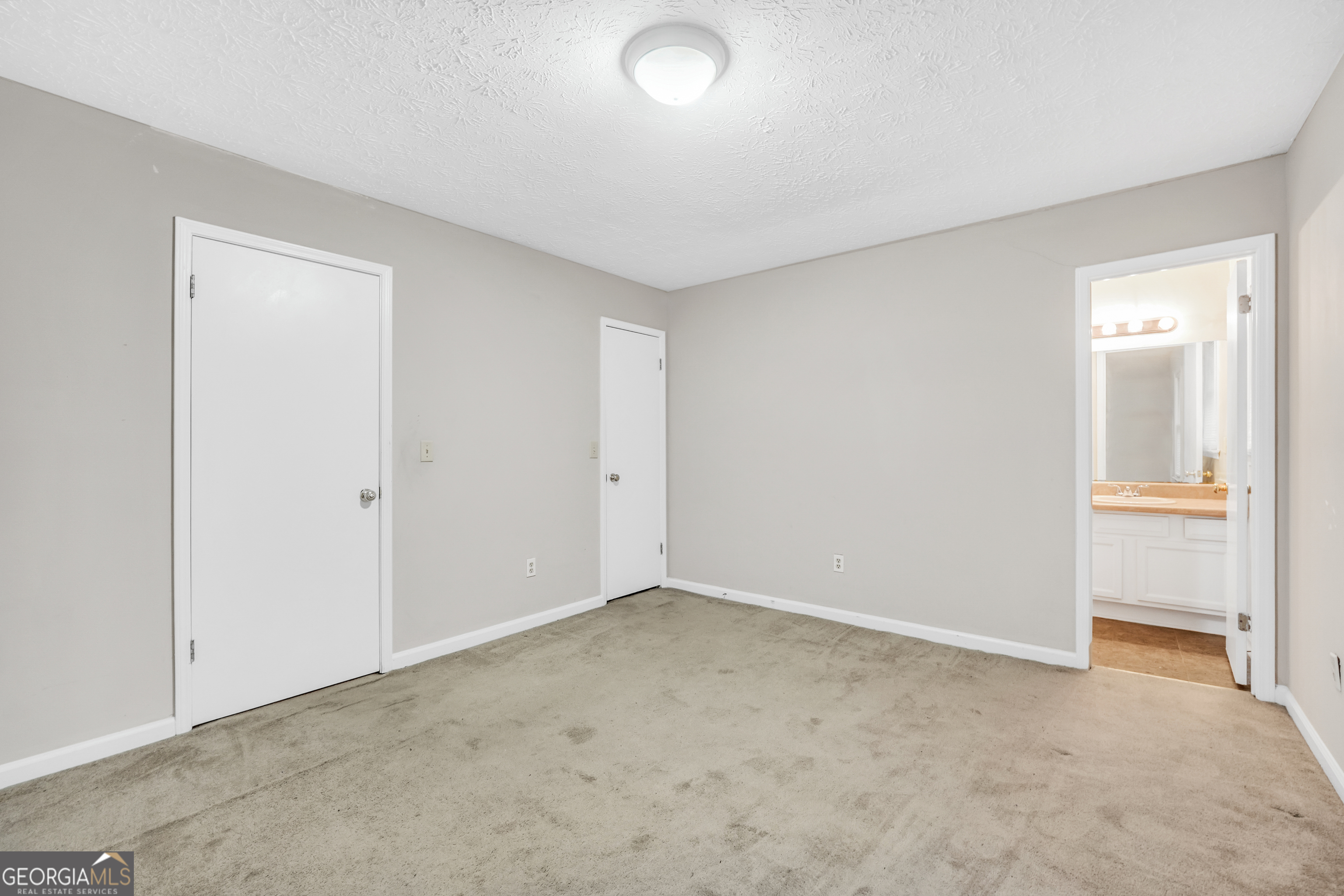 2813 New South Drive