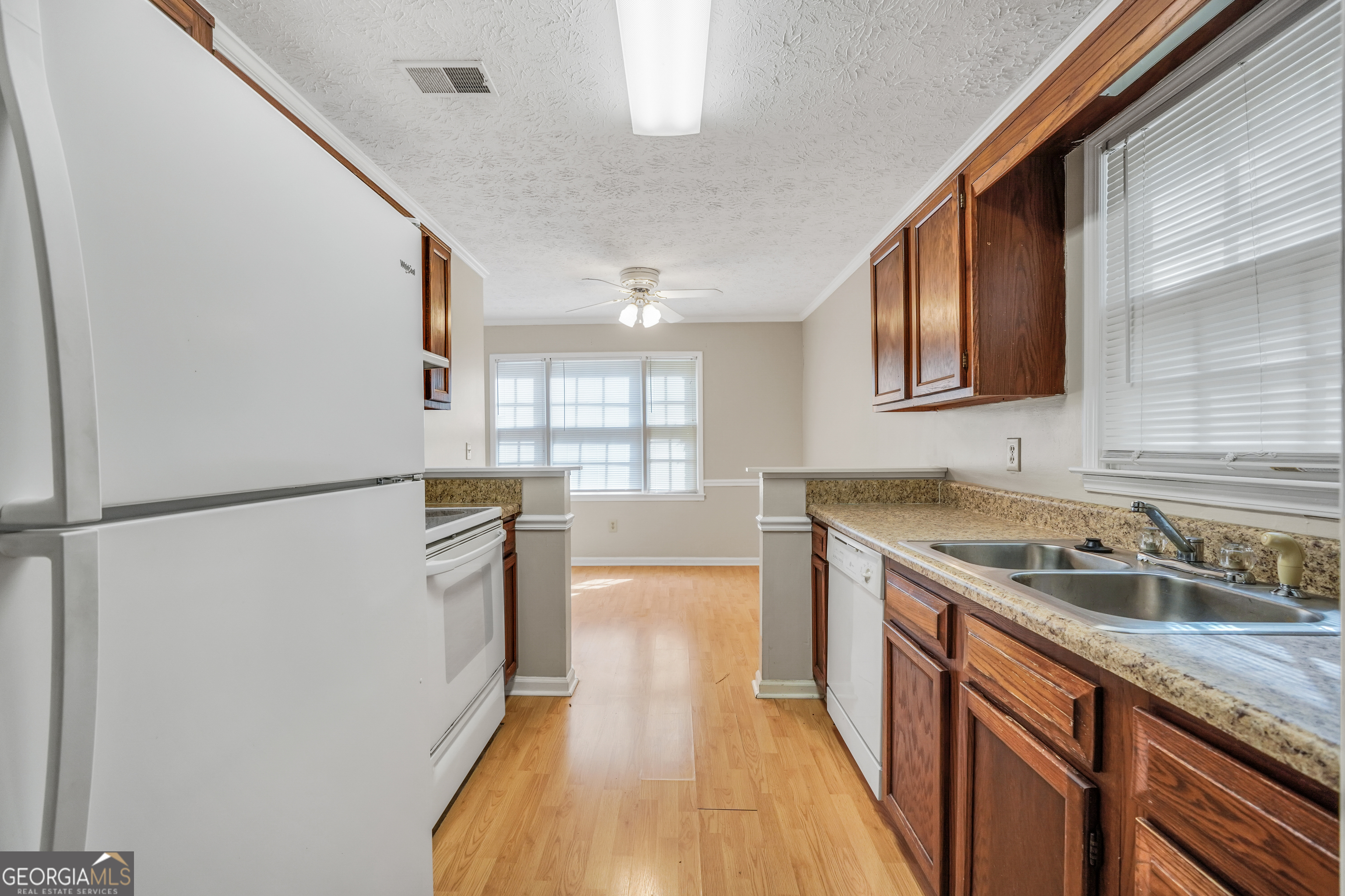 2813 New South Drive