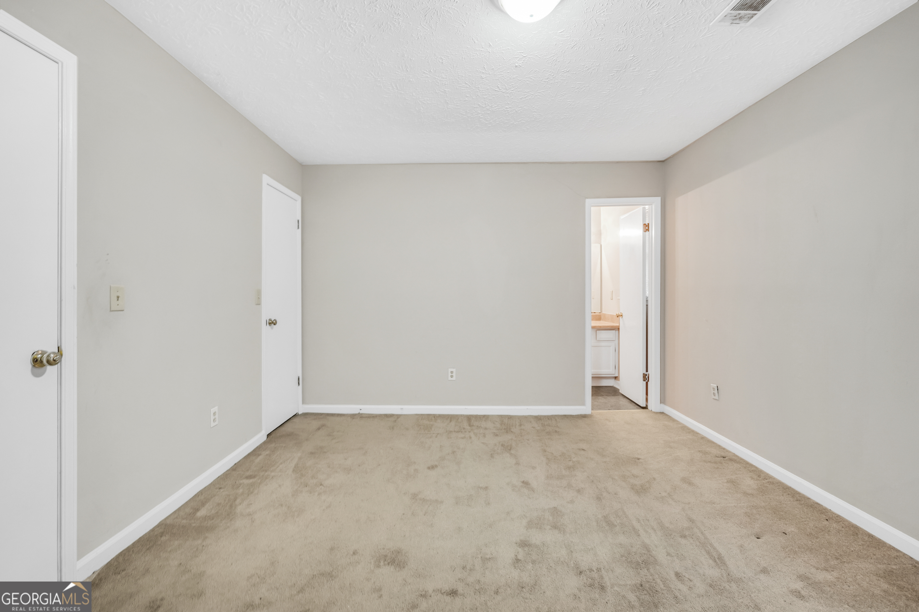 2813 New South Drive