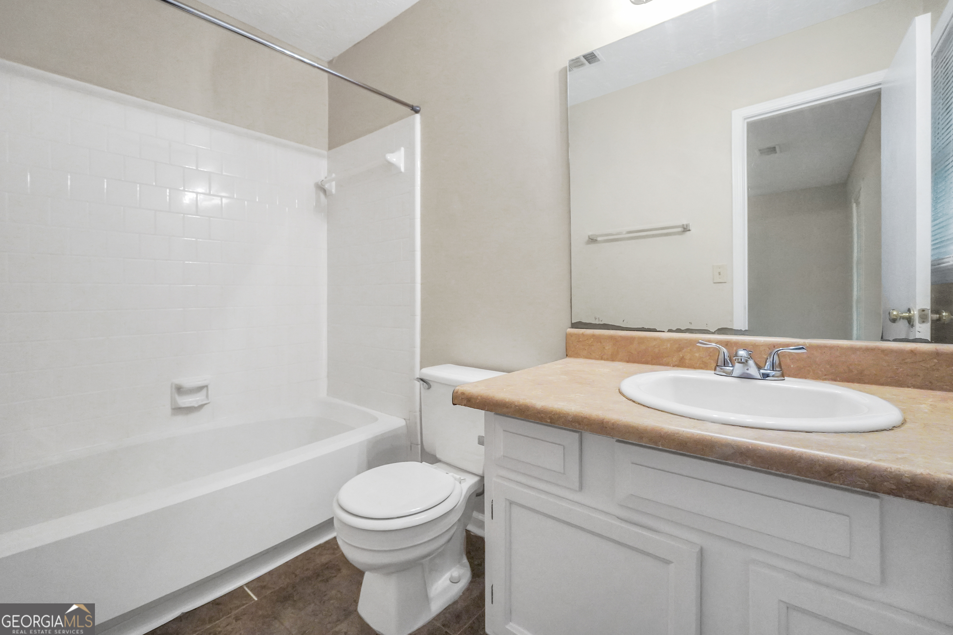 2813 New South Drive