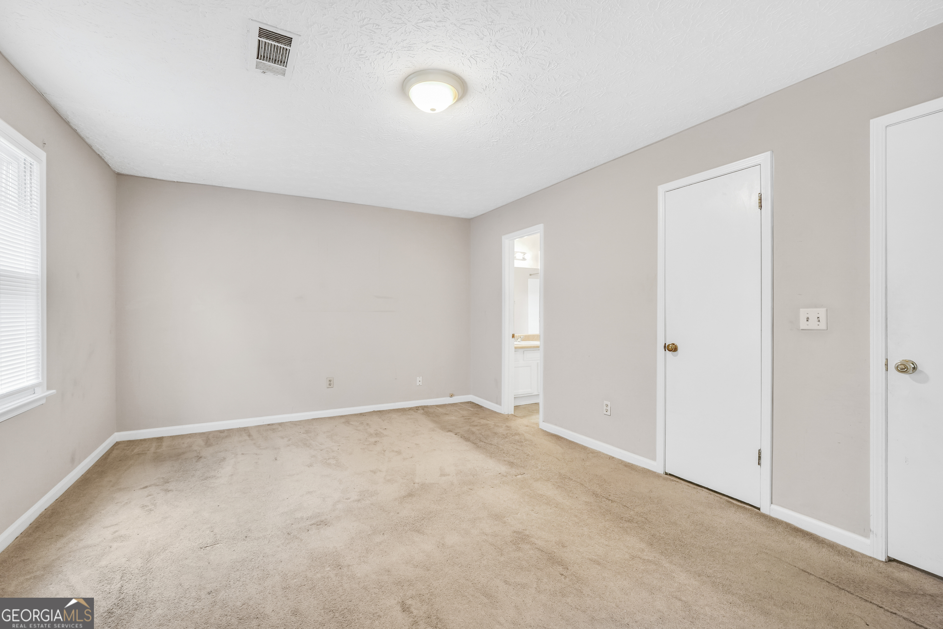 2813 New South Drive