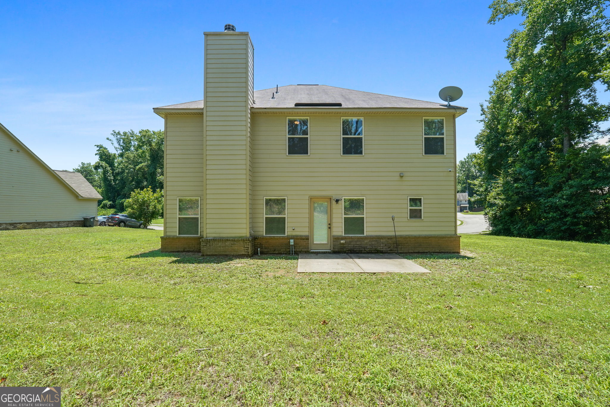 470 Louise Way