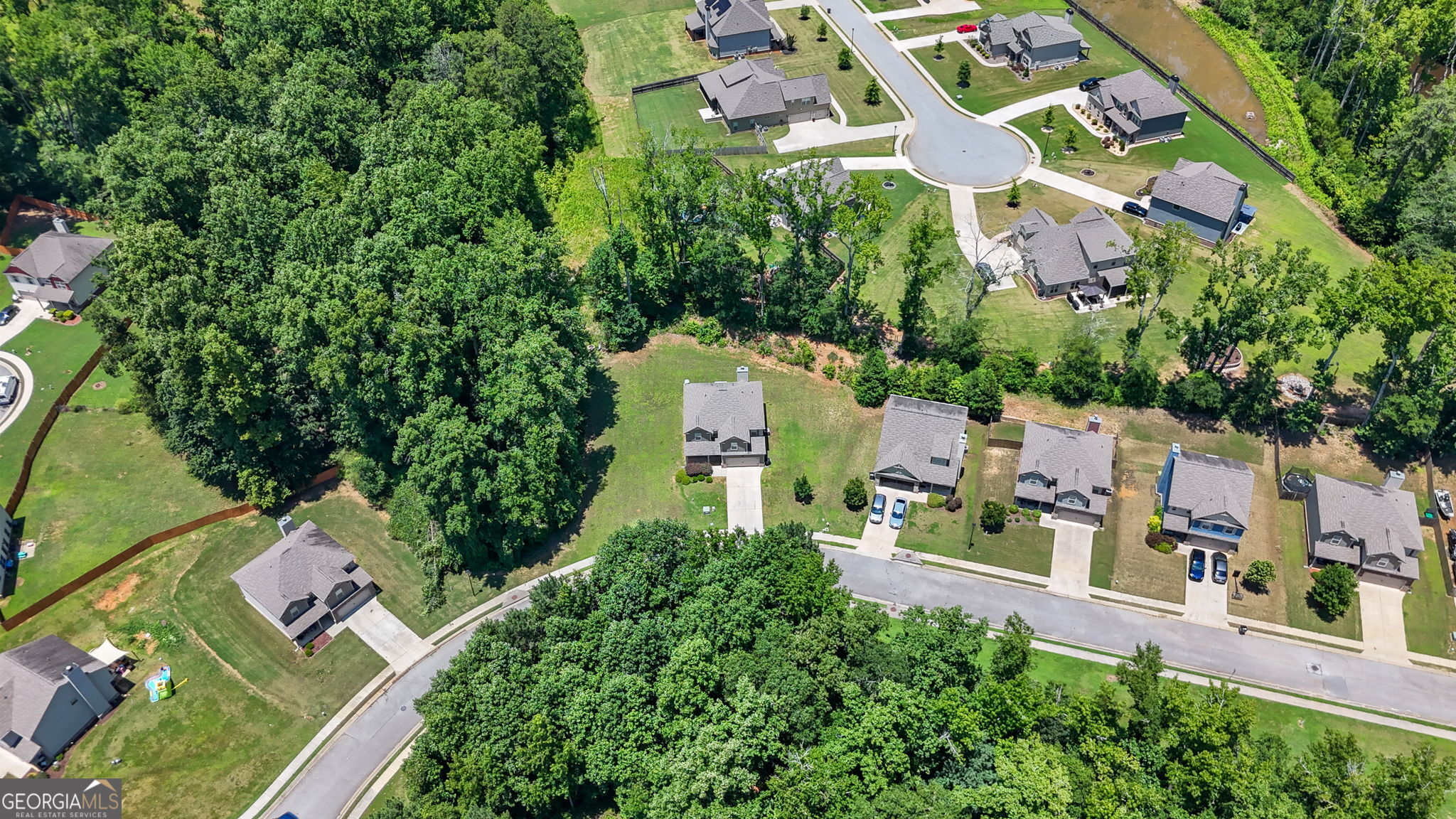 470 Louise Way