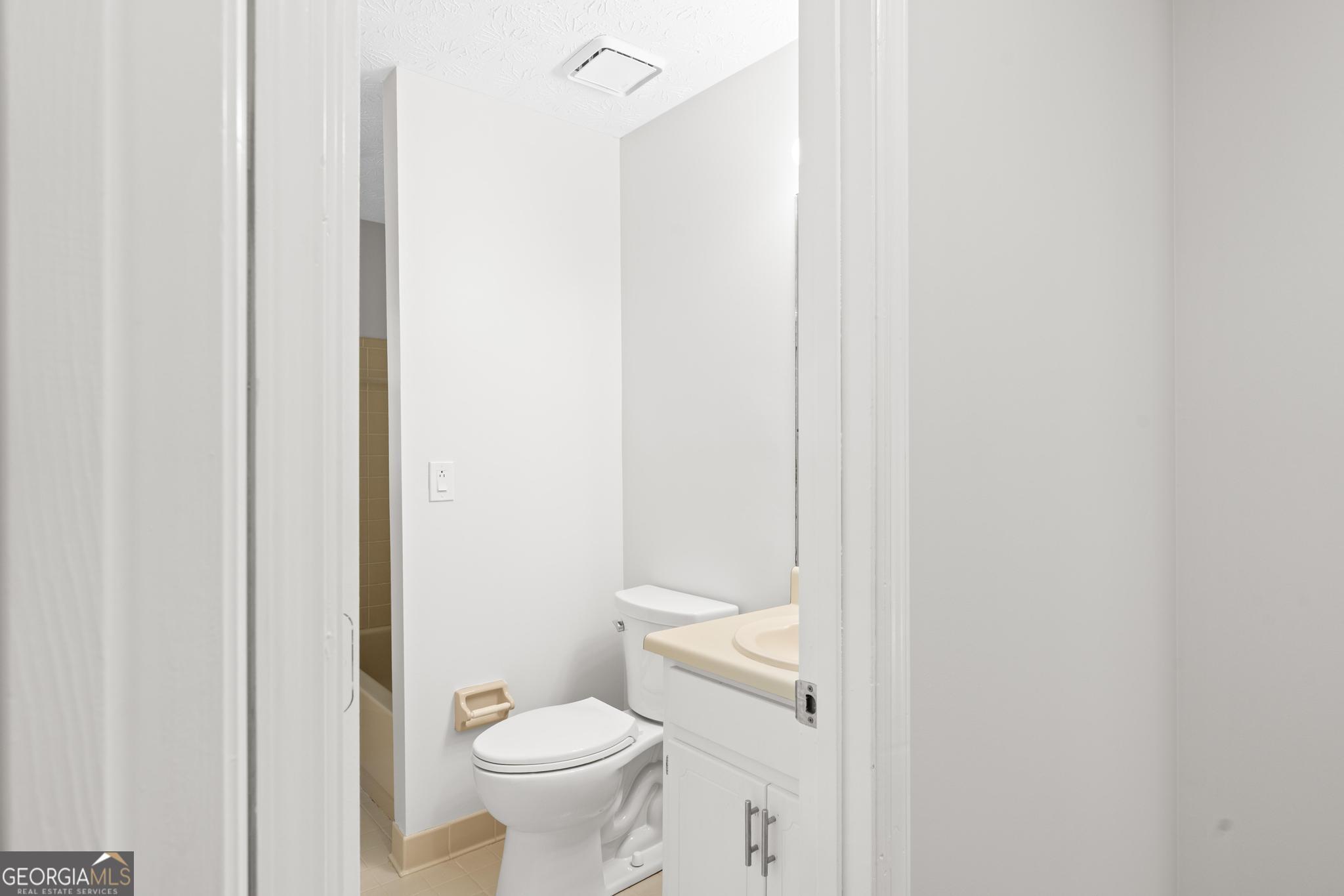 1917 Lake Ridge Court