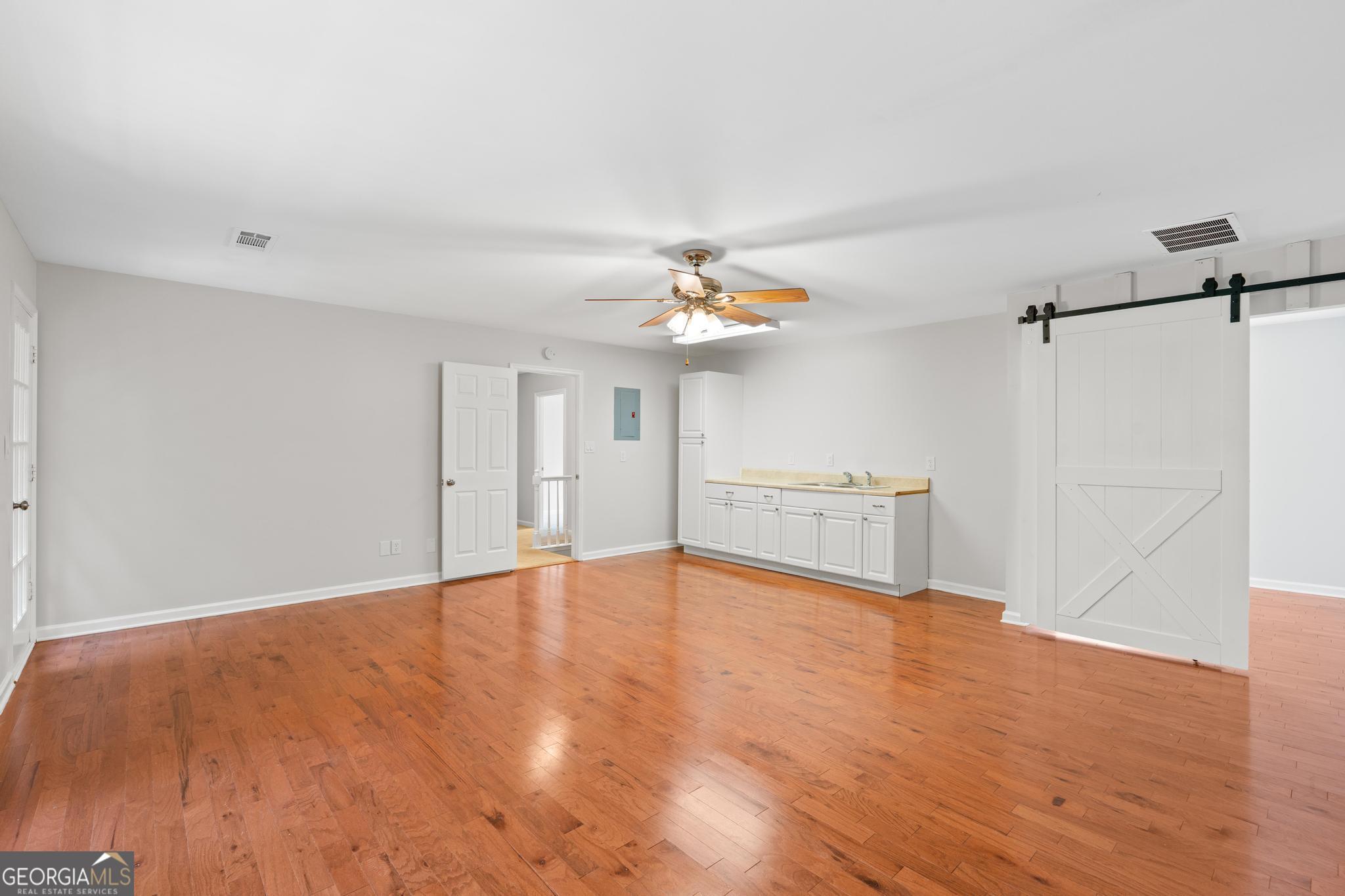 1917 Lake Ridge Court