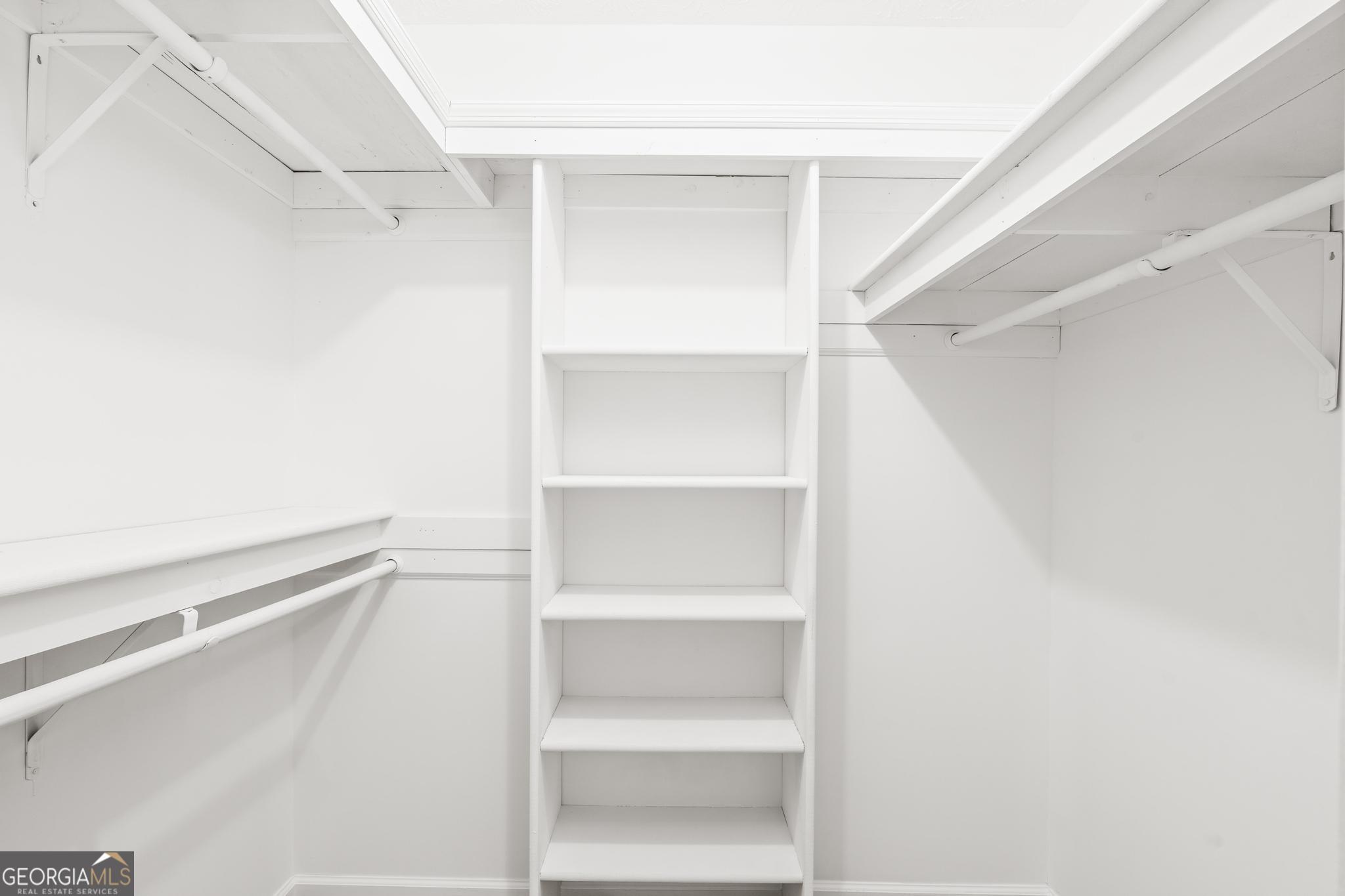 1917 Lake Ridge Court