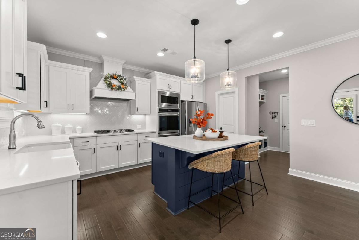 7123 Lake Edge Drive