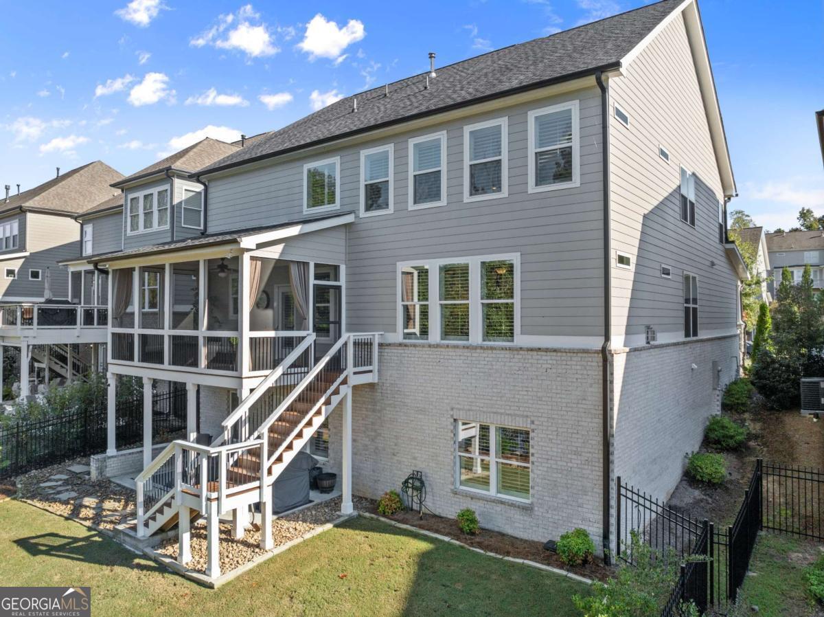 7123 Lake Edge Drive