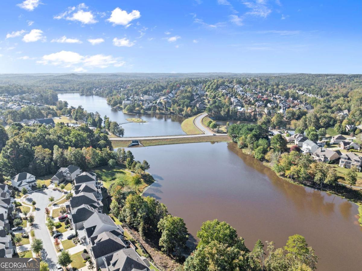 7123 Lake Edge Drive