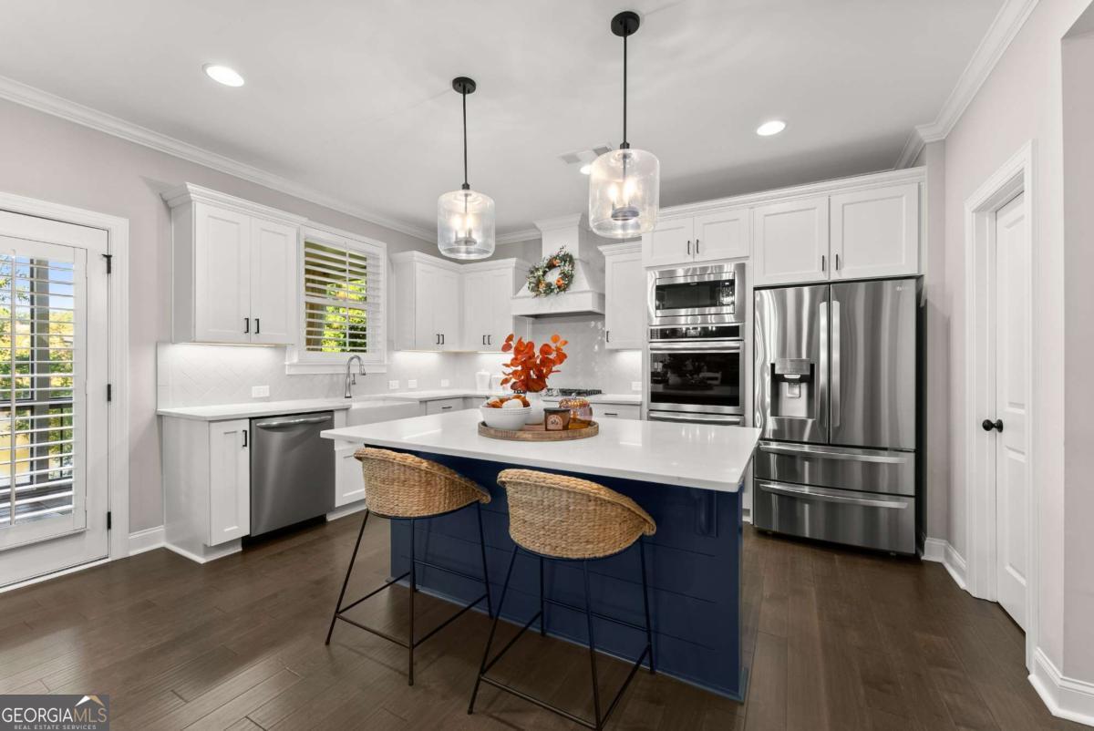 7123 Lake Edge Drive