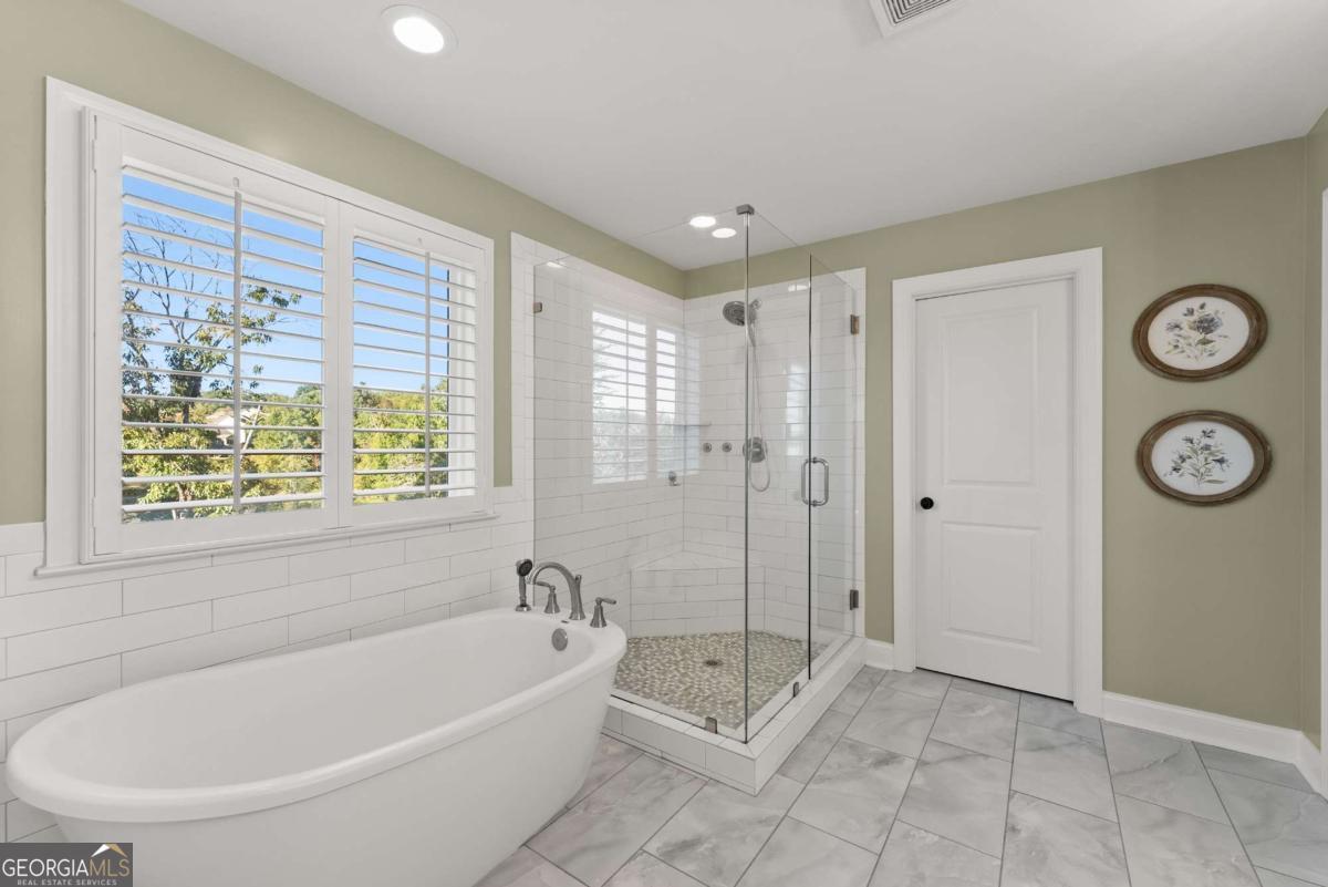 7123 Lake Edge Drive