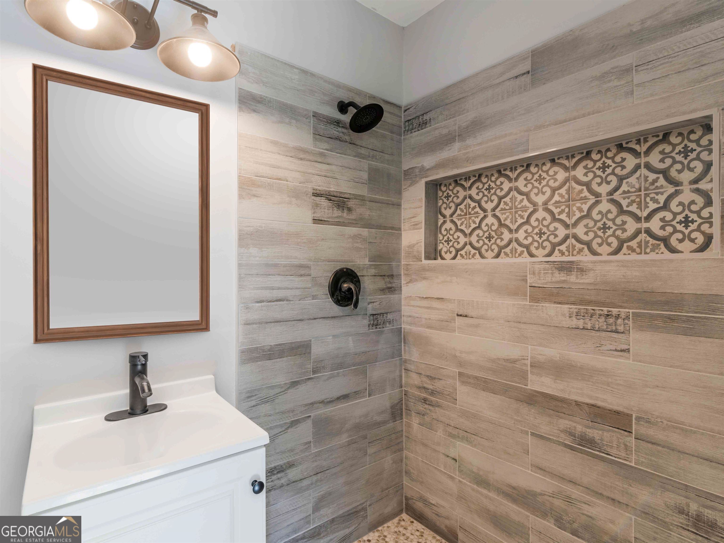 1100 S Green Street, Thomaston