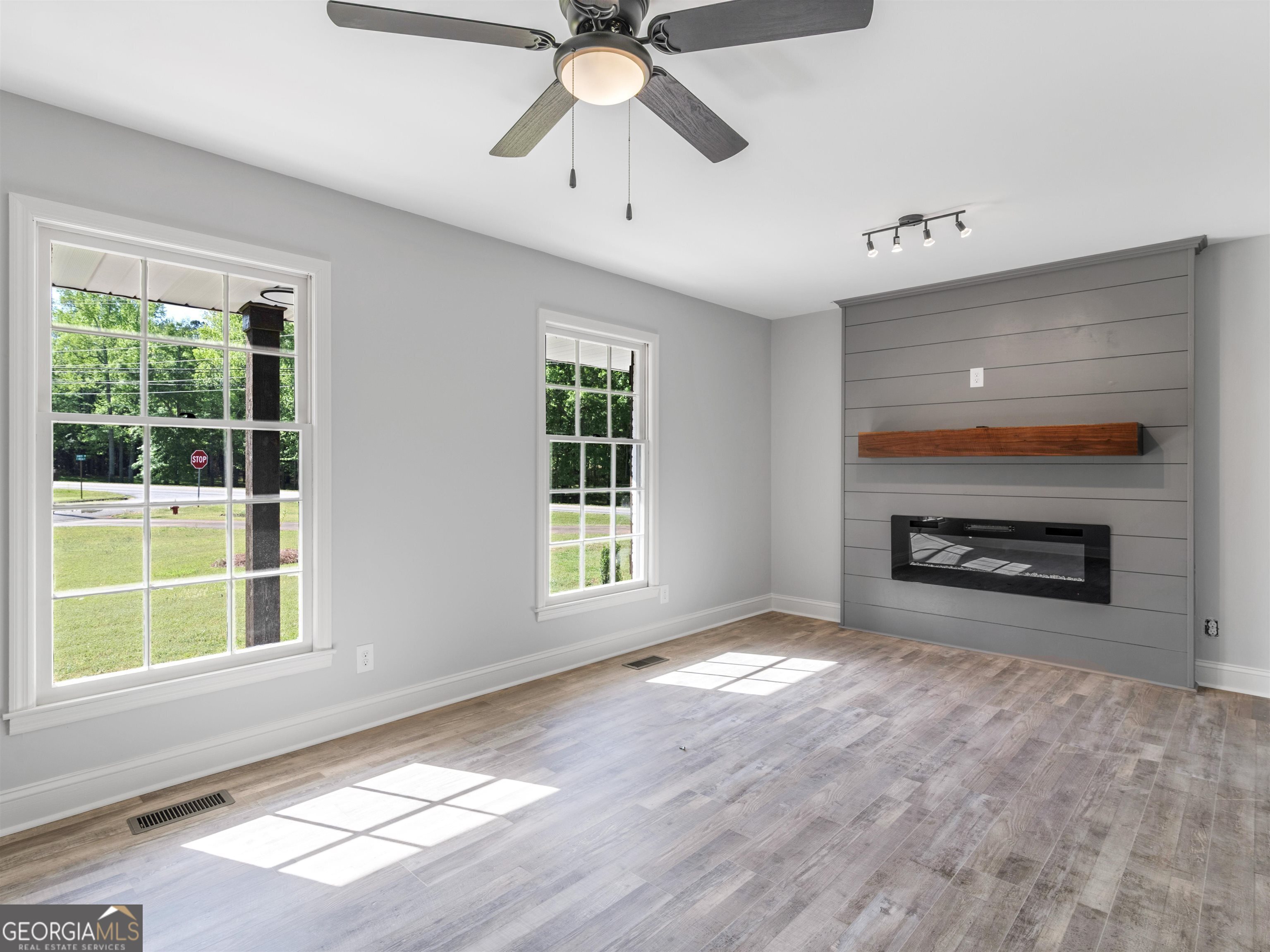 1100 S Green Street, Thomaston