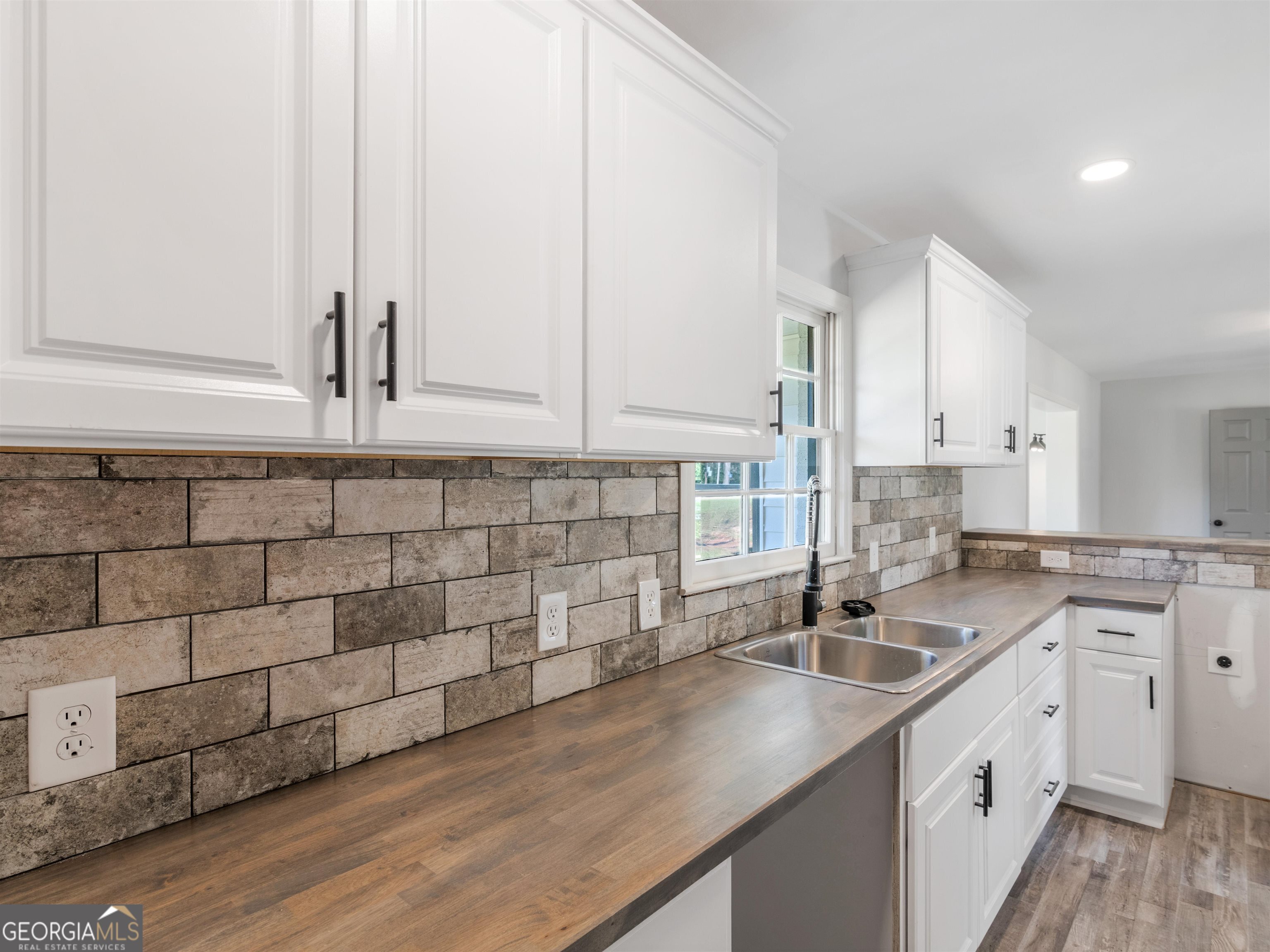 1100 S Green Street, Thomaston