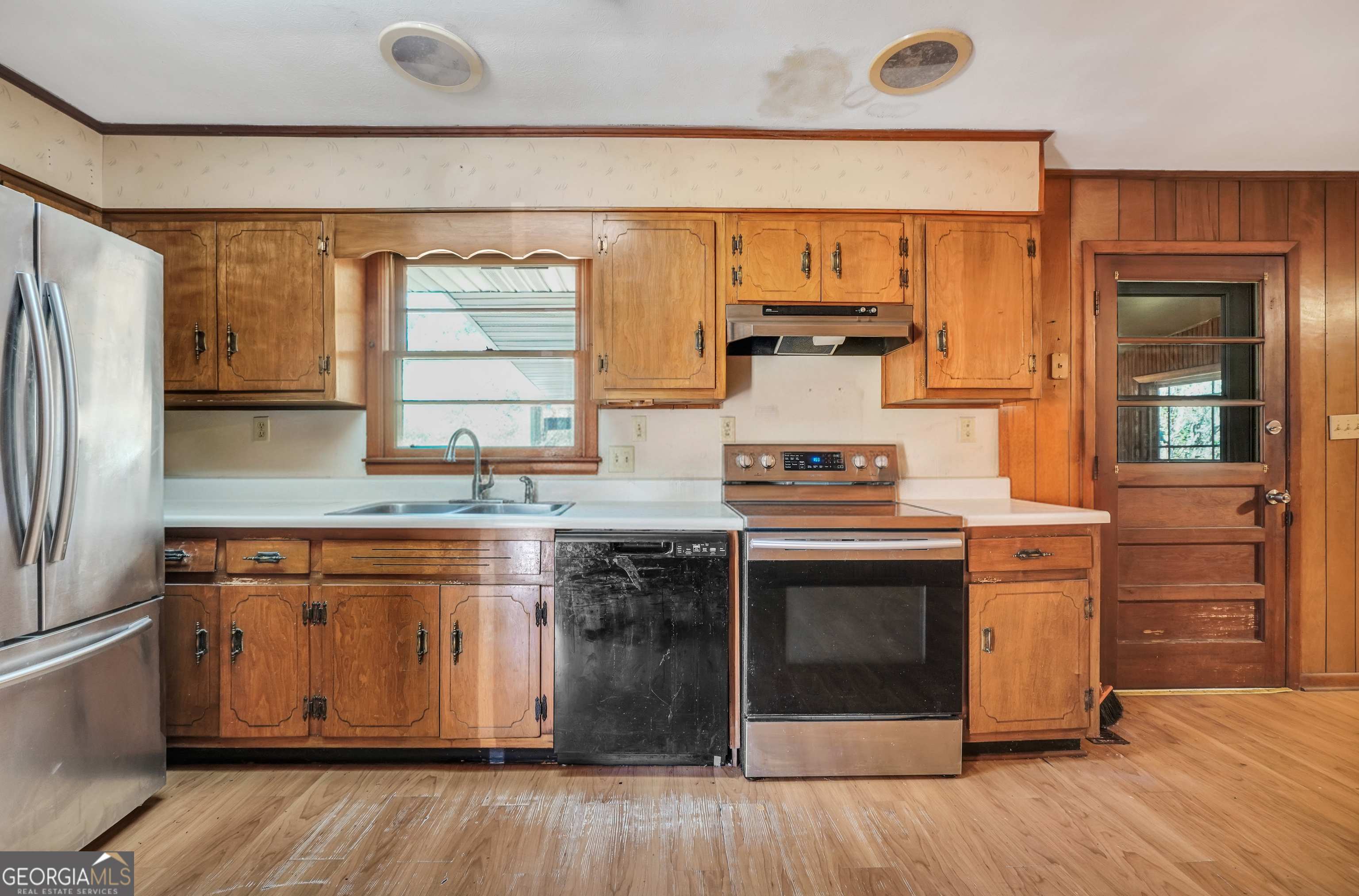 668 Mountain View Drive