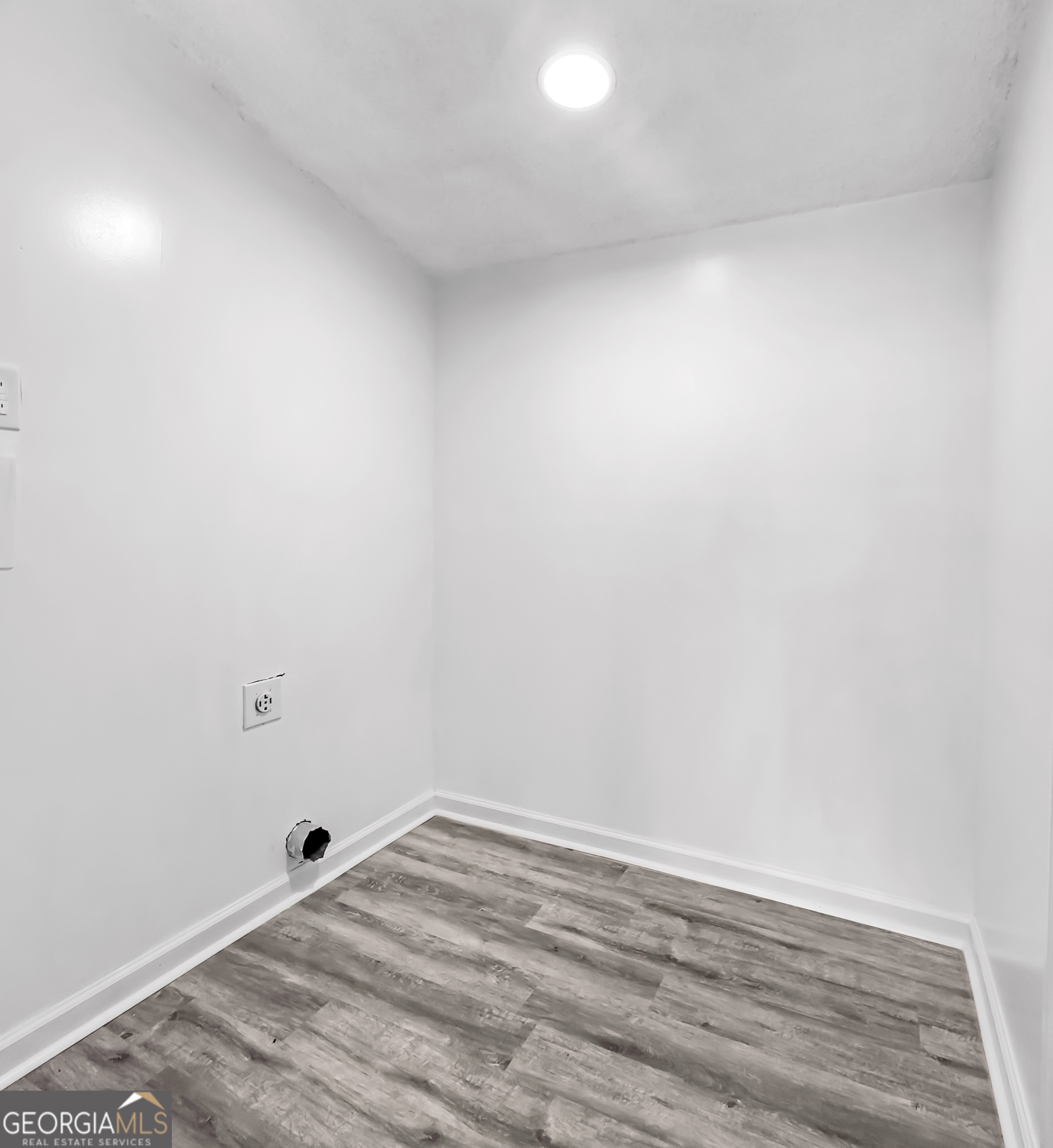 803 Crestwood Terrace