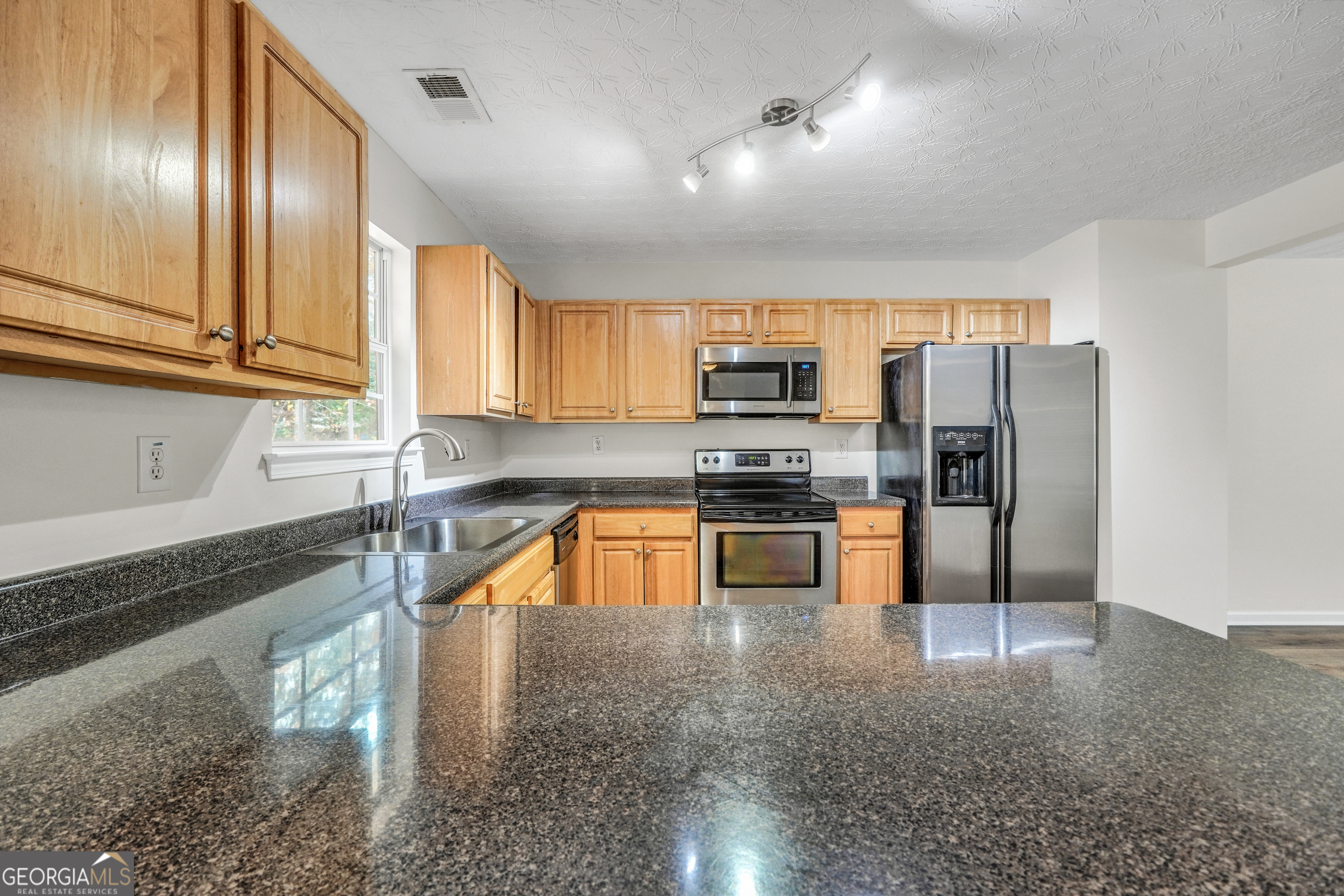 1512 Lincoln Terrace